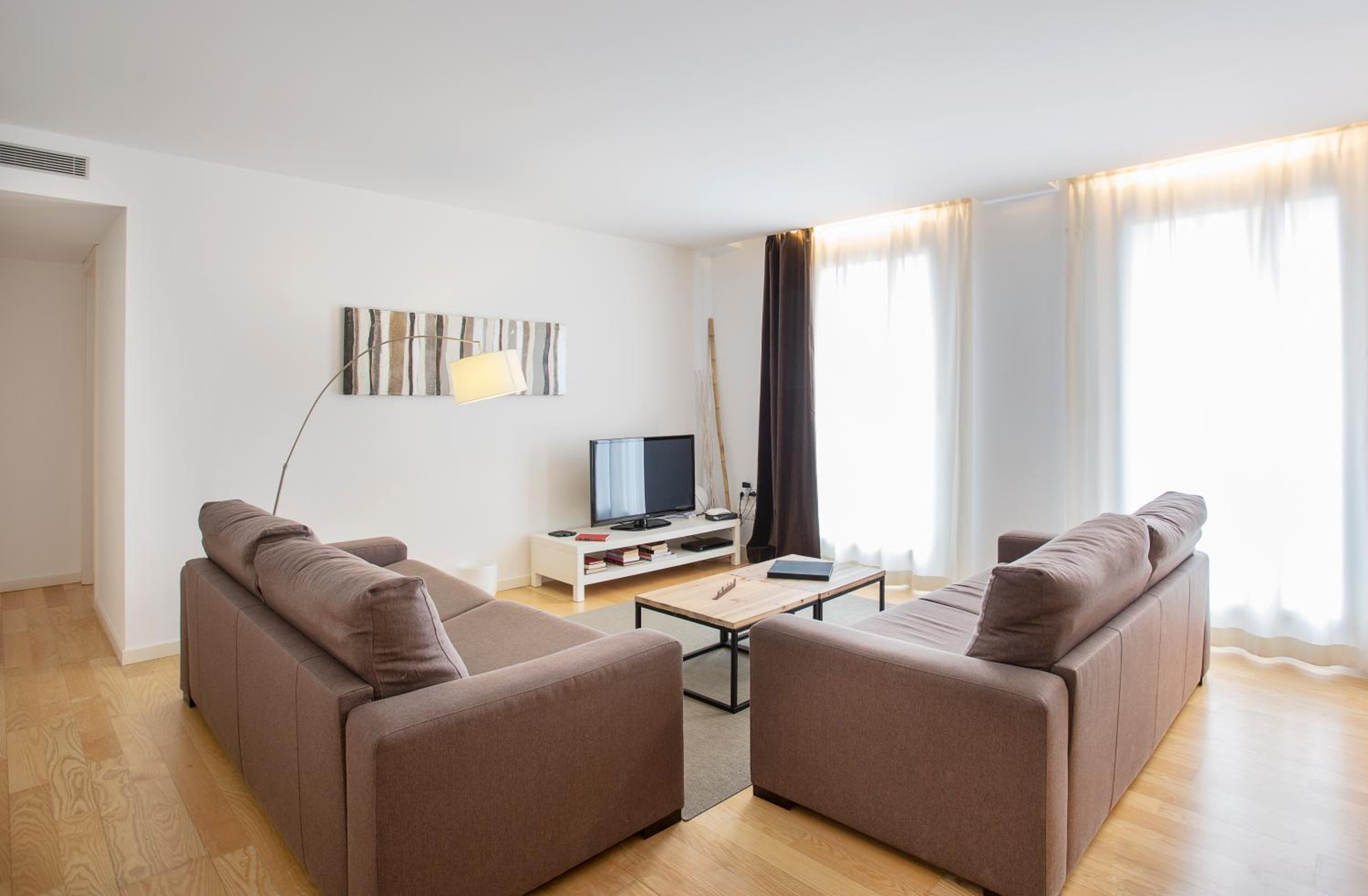 Three-Bedroom Apartment photo 3