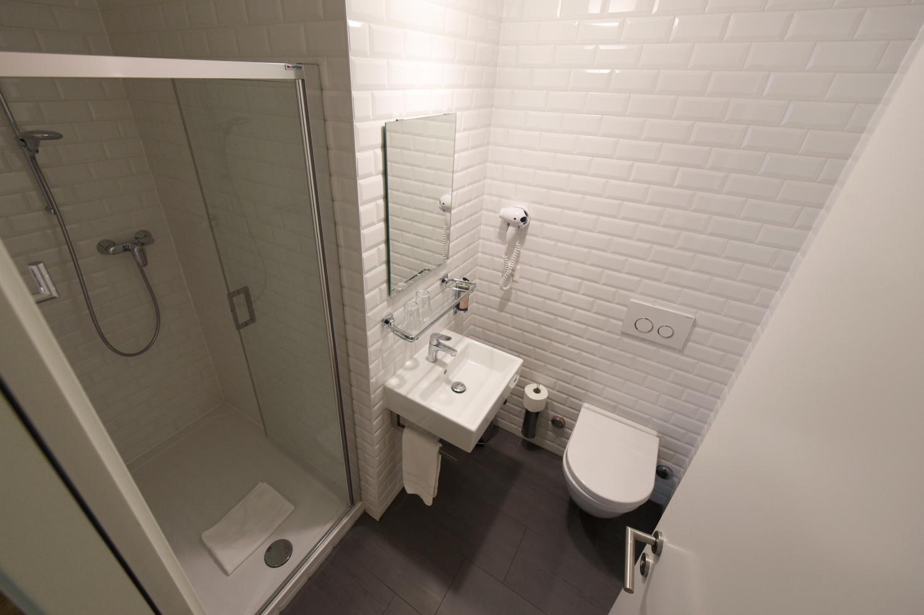 Double Room - Photo 3