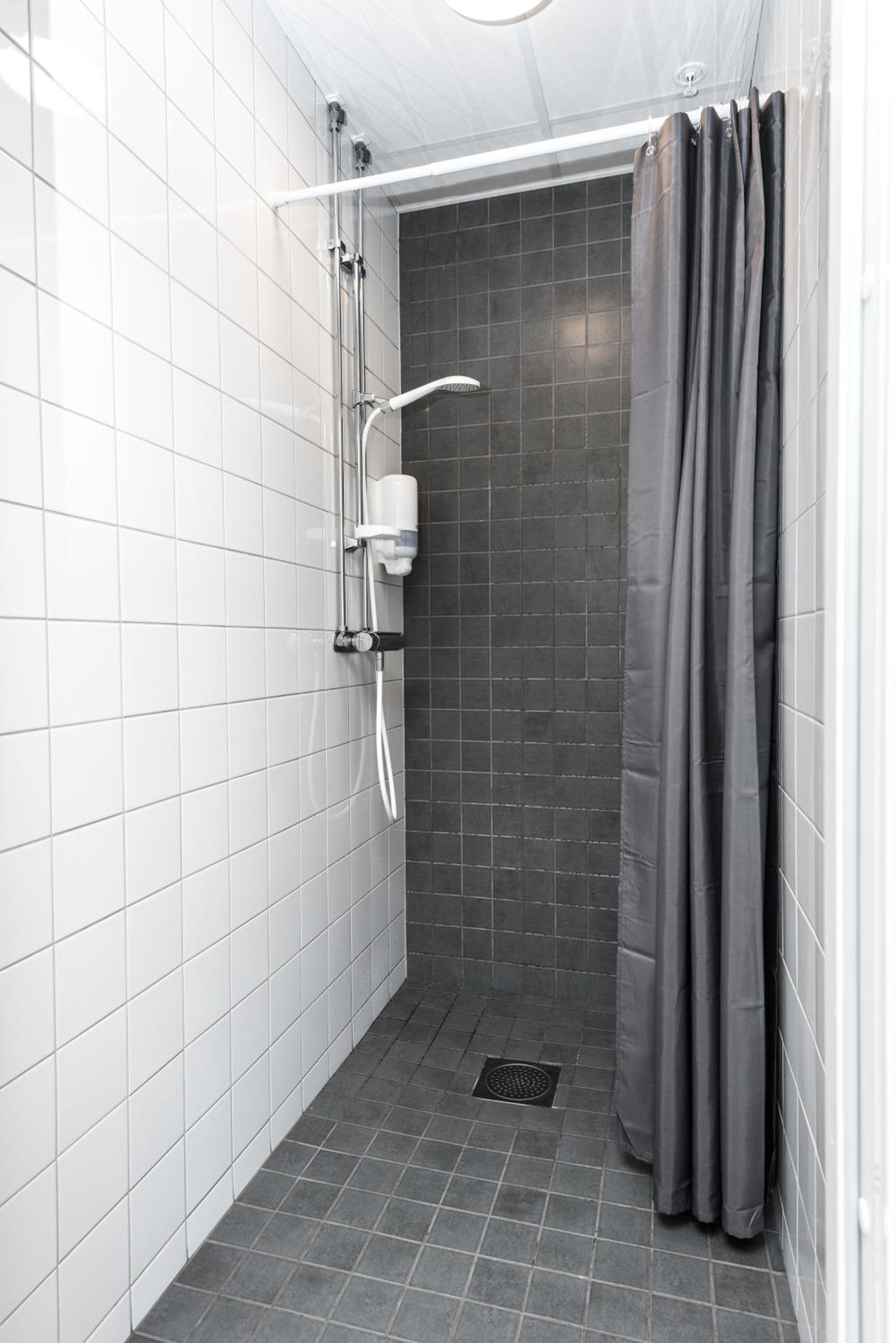 Economy Double with Shared Bathroom (55 in Bed) photo 2