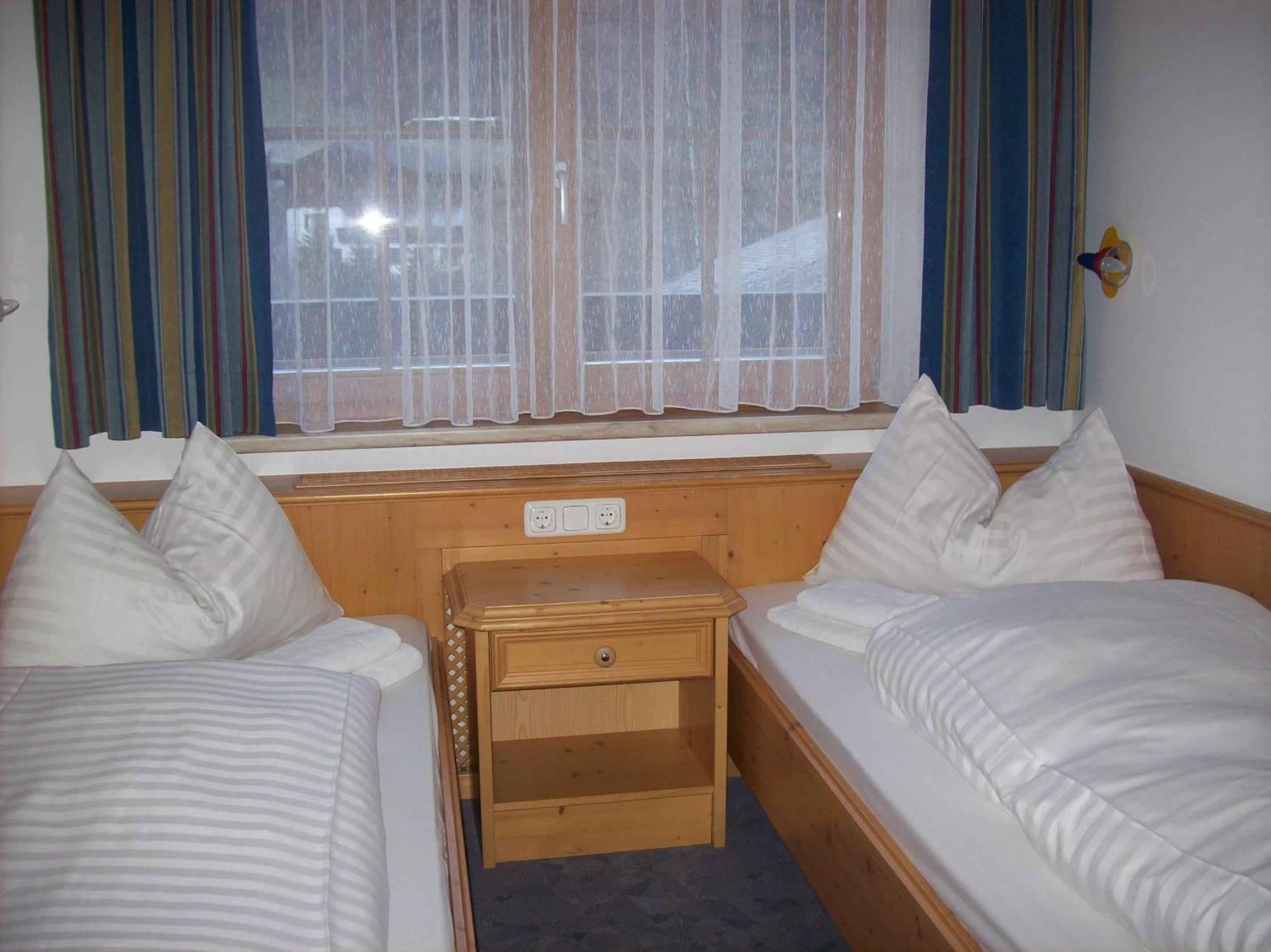 Two-Bedroom Apartment with Balcony photo 3