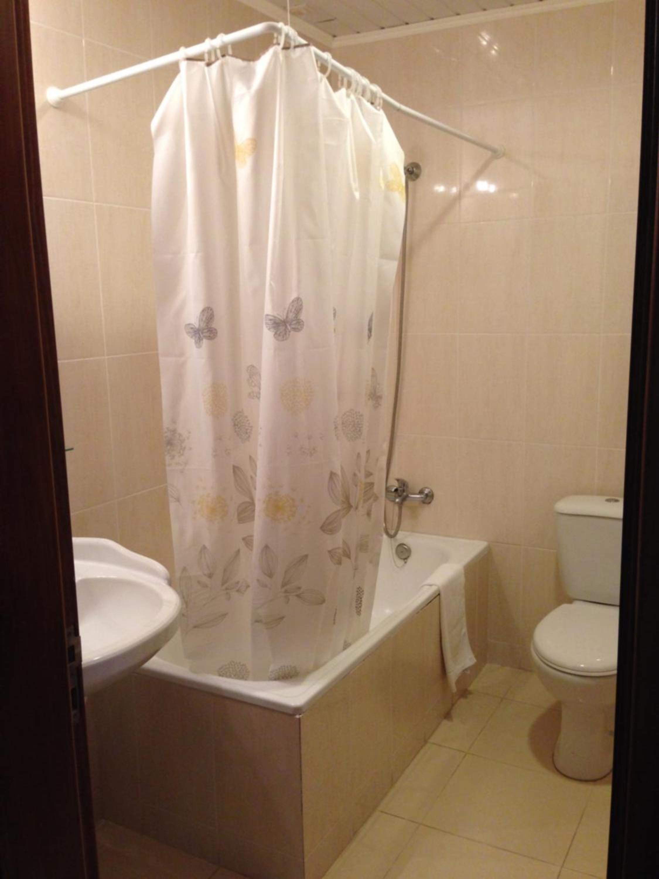 Twin Room - Photo 2