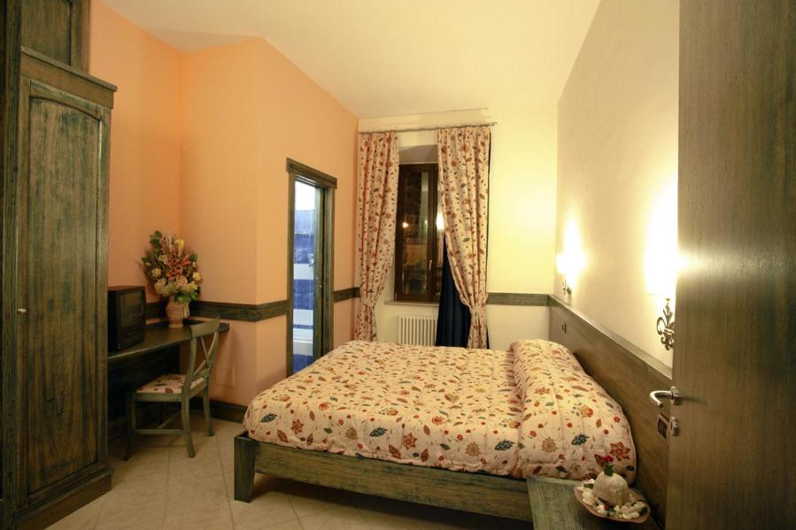 Double Room - Photo 3