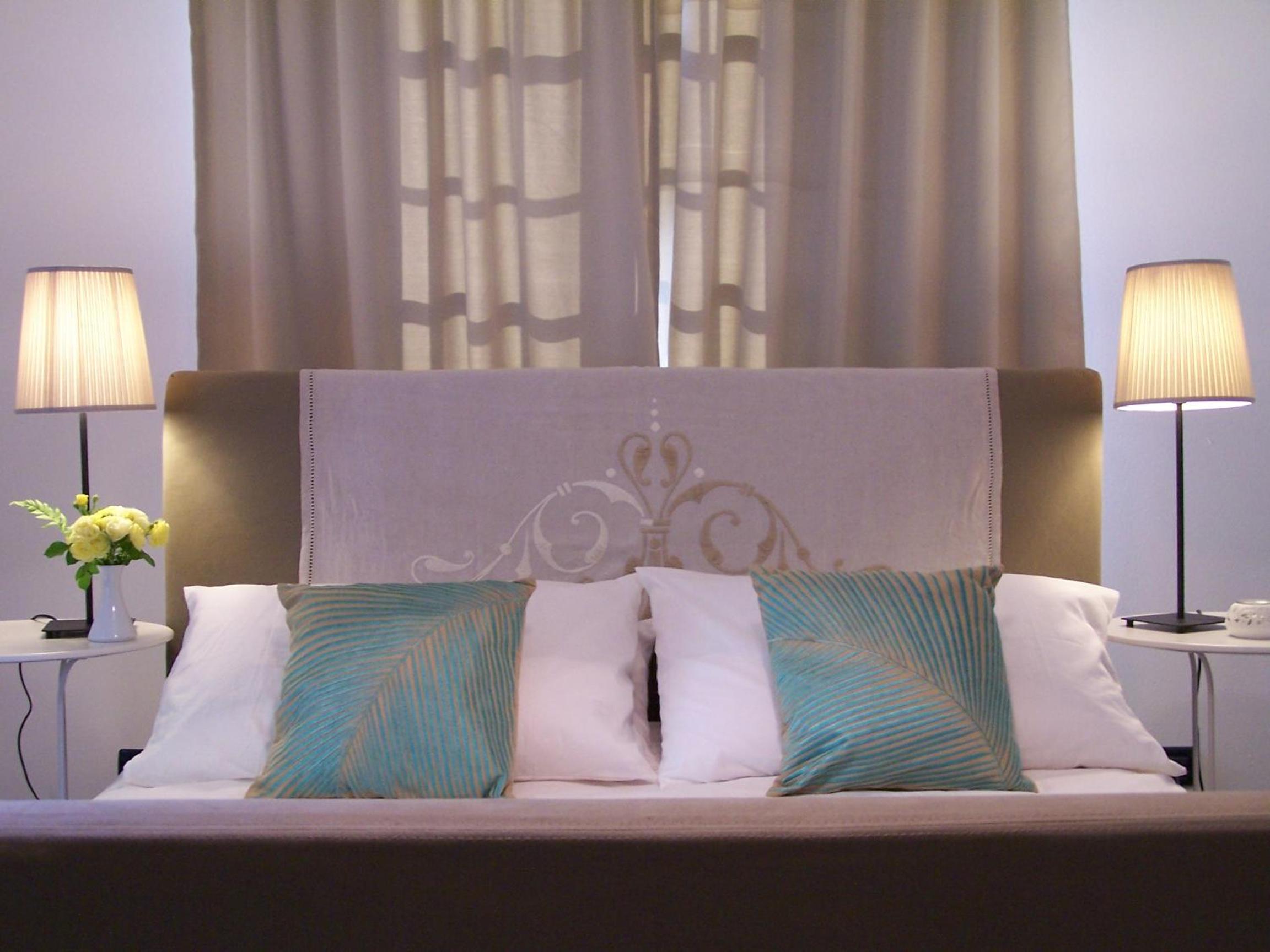 Deluxe King Room photo 2