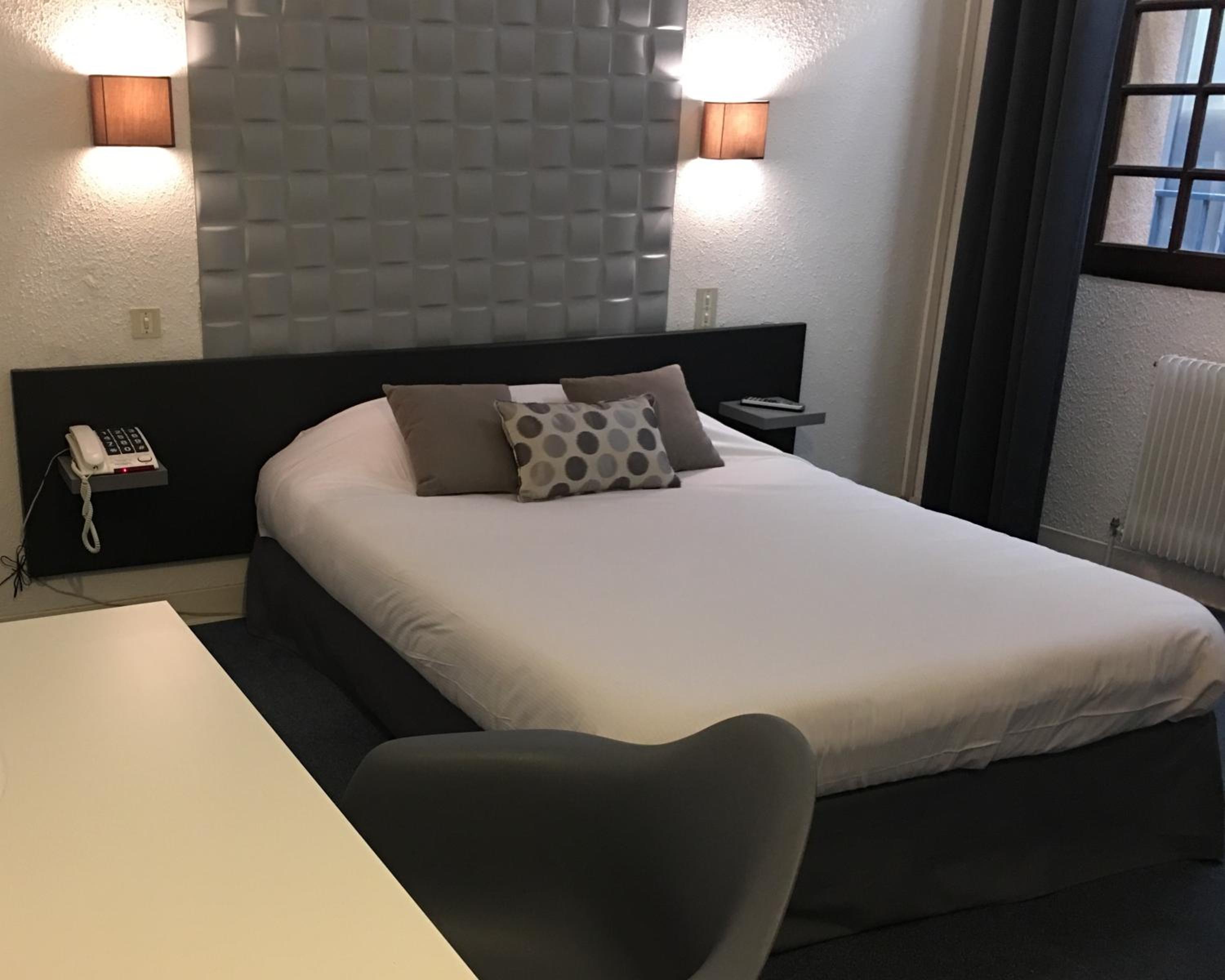 Standard Double Room - Photo 2