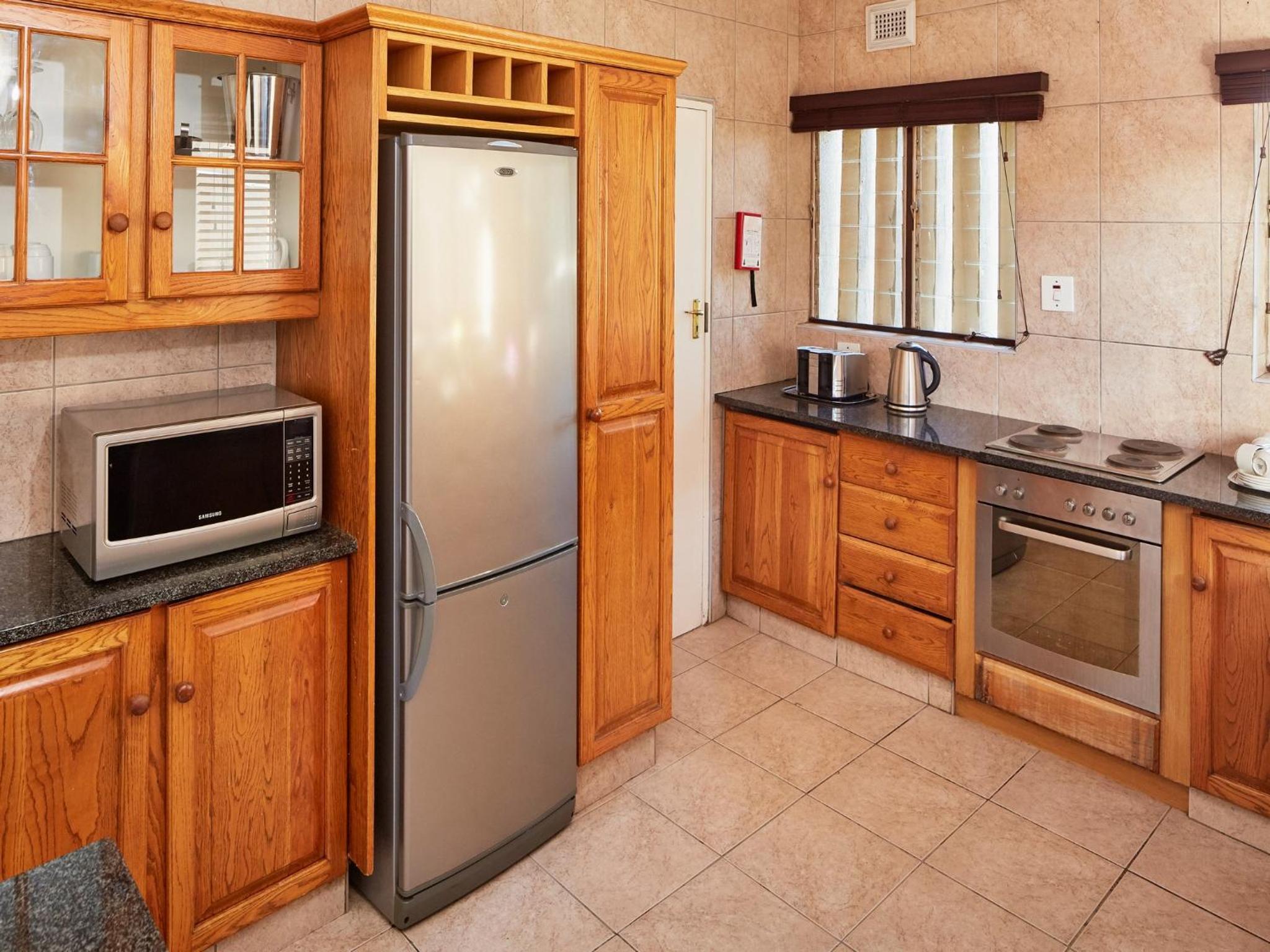 Three-Bedroom Chalet (6 Adults) photo 2