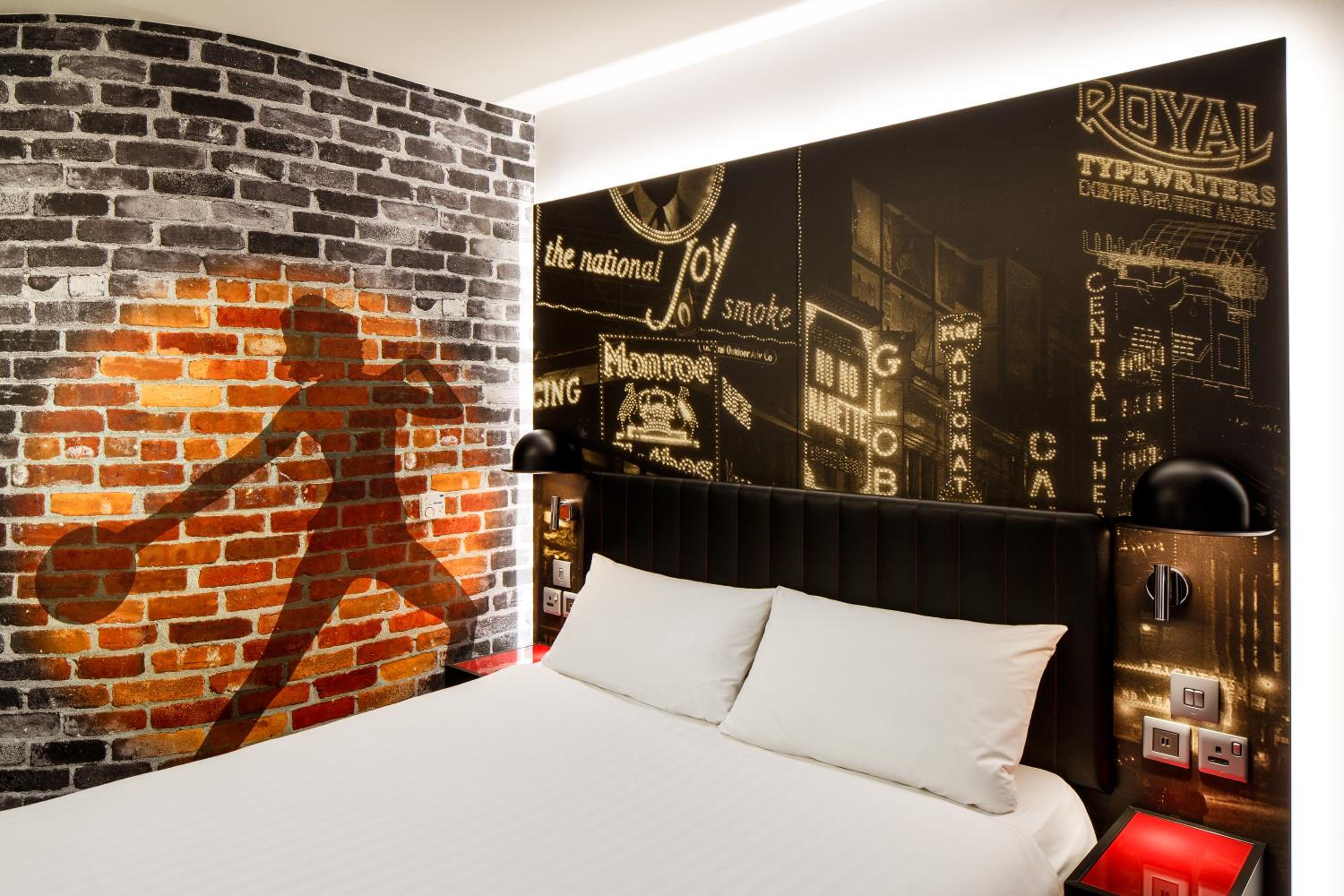 Standard Queen Room photo 3
