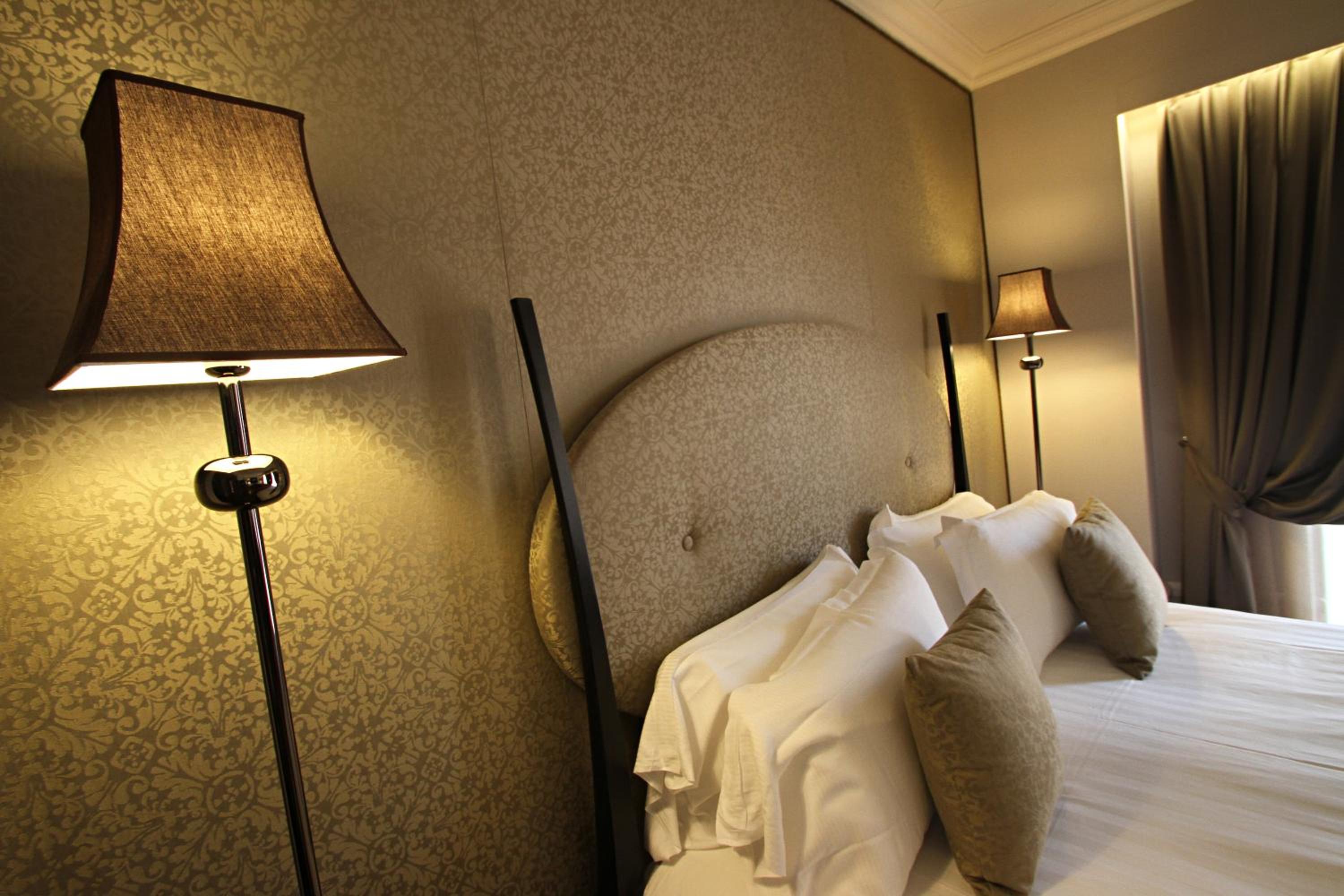 Deluxe Room - Photo 19