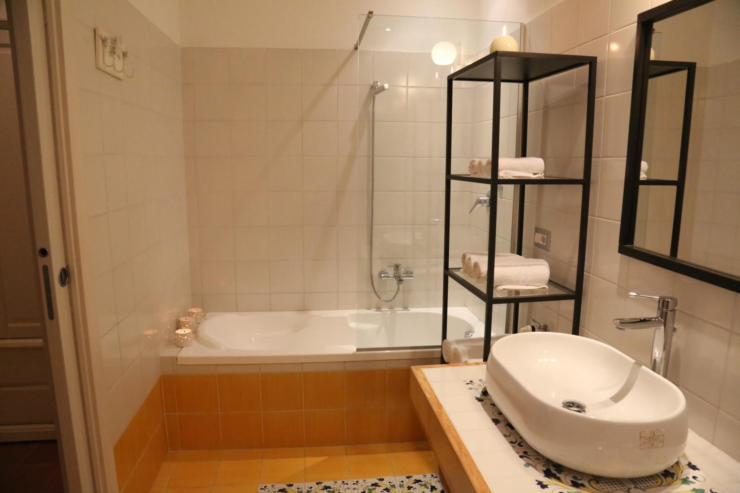 Superior Quadruple Room - Photo 5