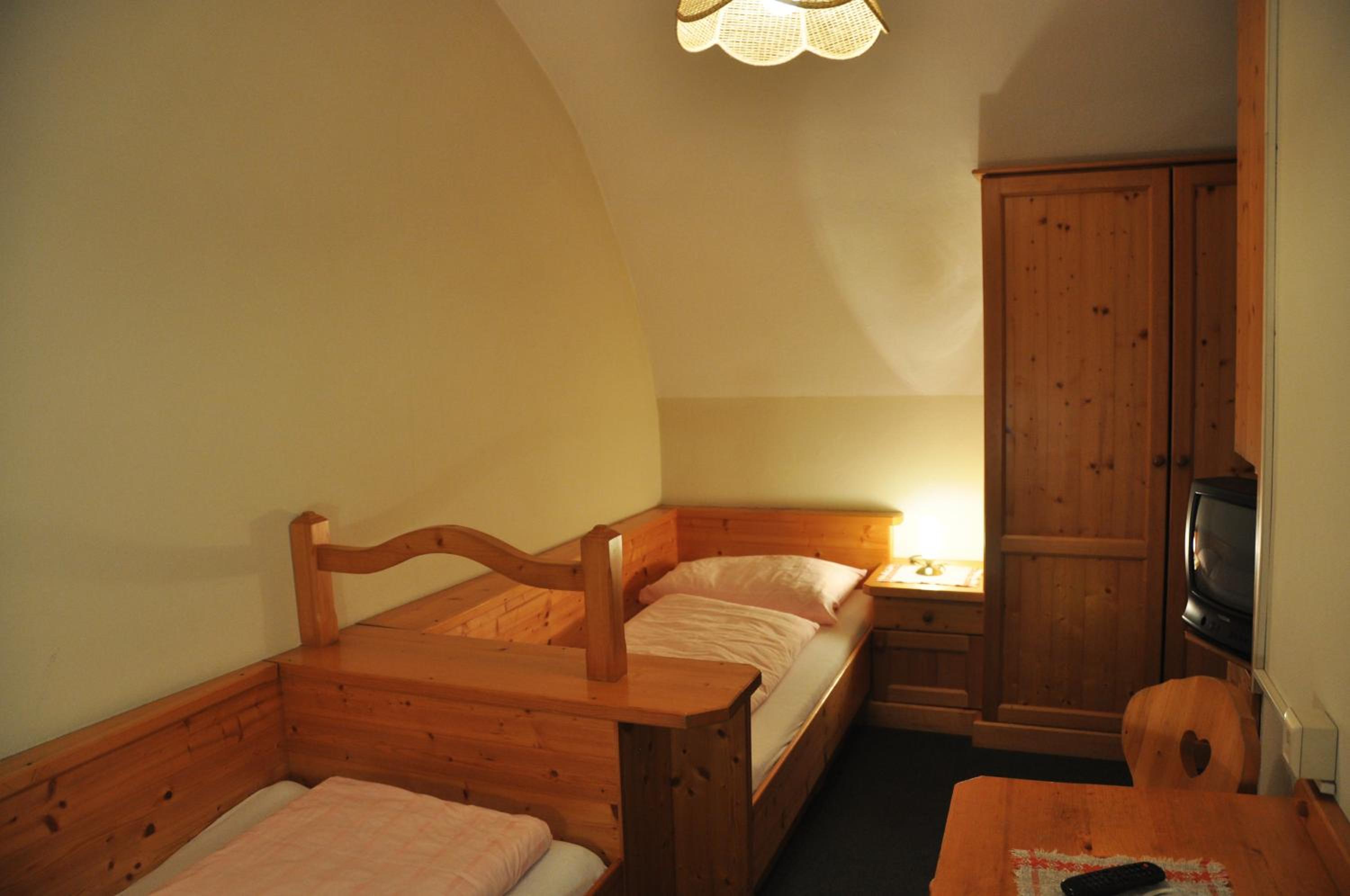 Small Twin Room photo 1