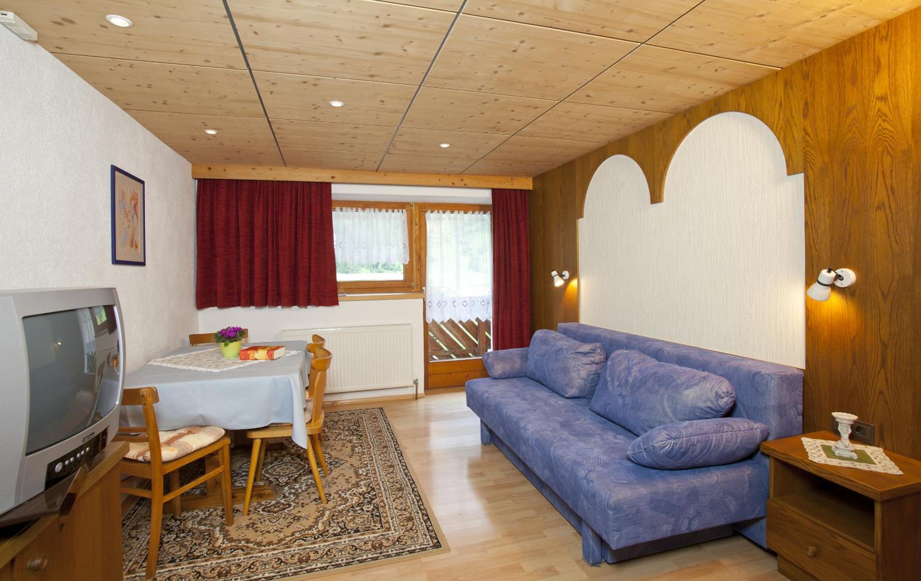One-Bedroom Apartment photo 1