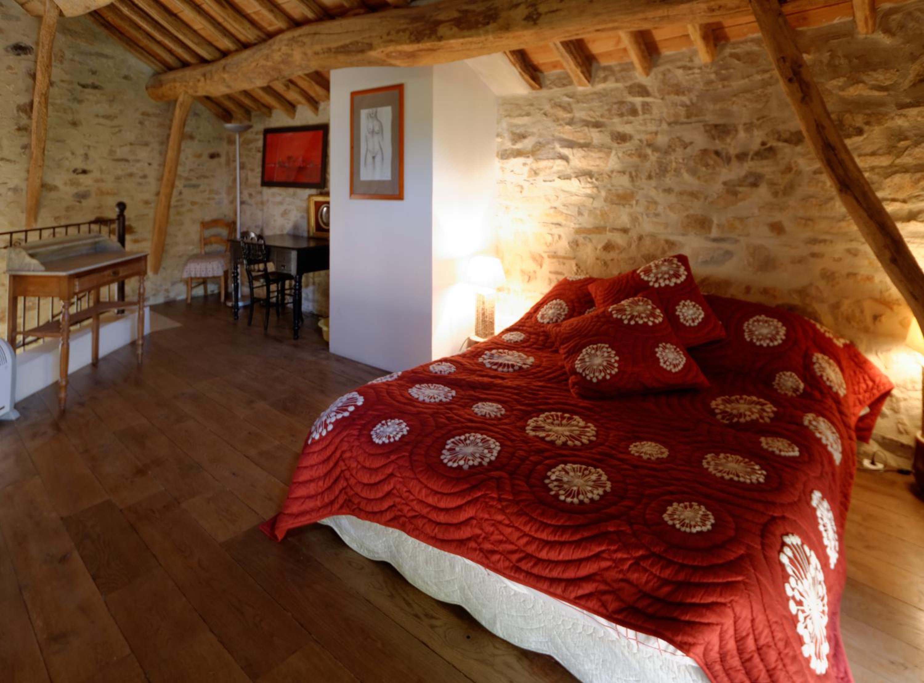 Deluxe Suite - Photo 2
