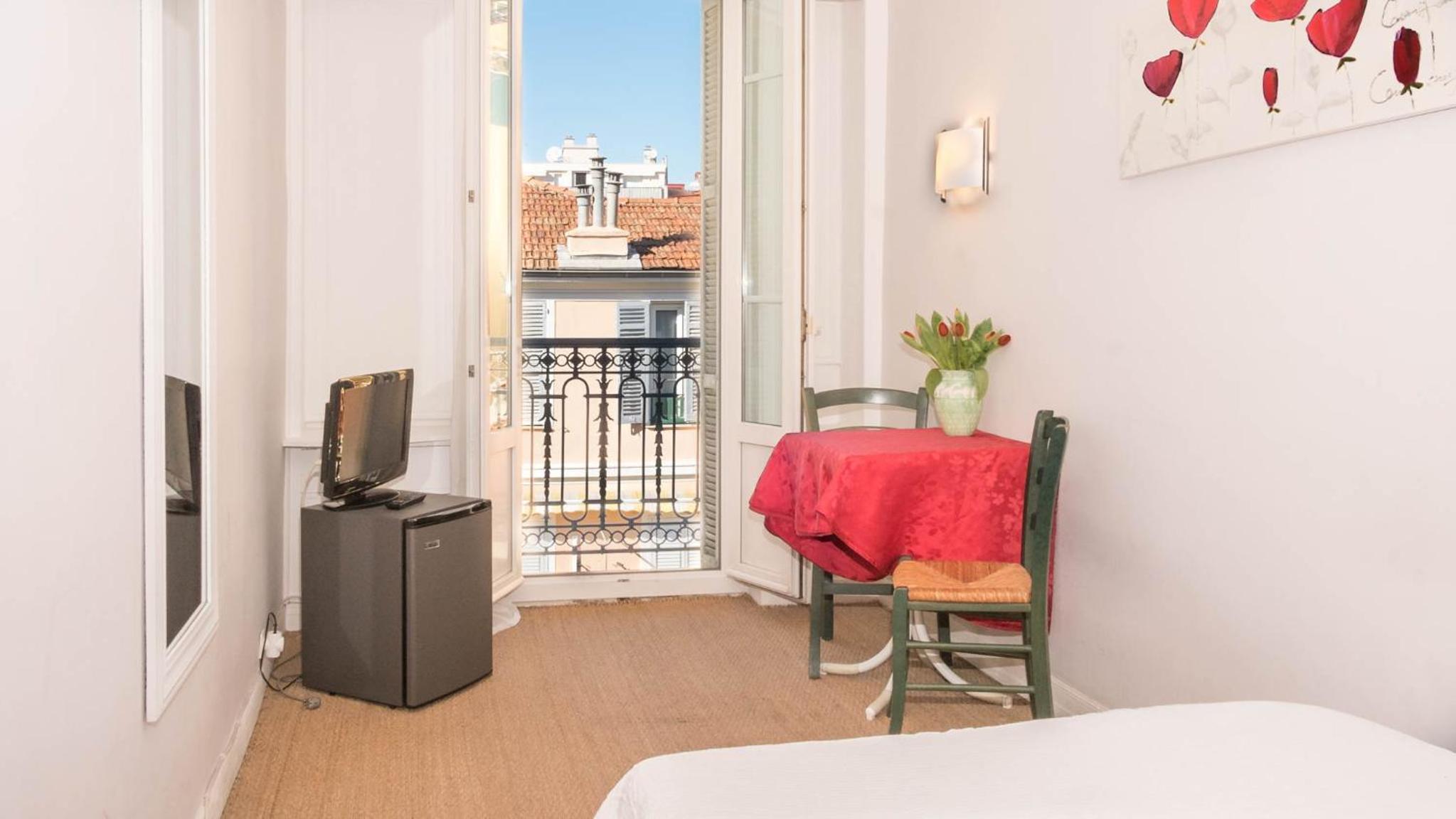Double Room - Photo 2