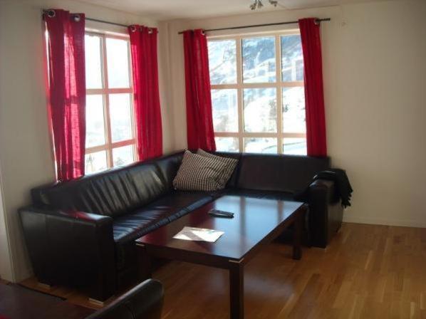 One-Bedroom Apartment - Photo 1