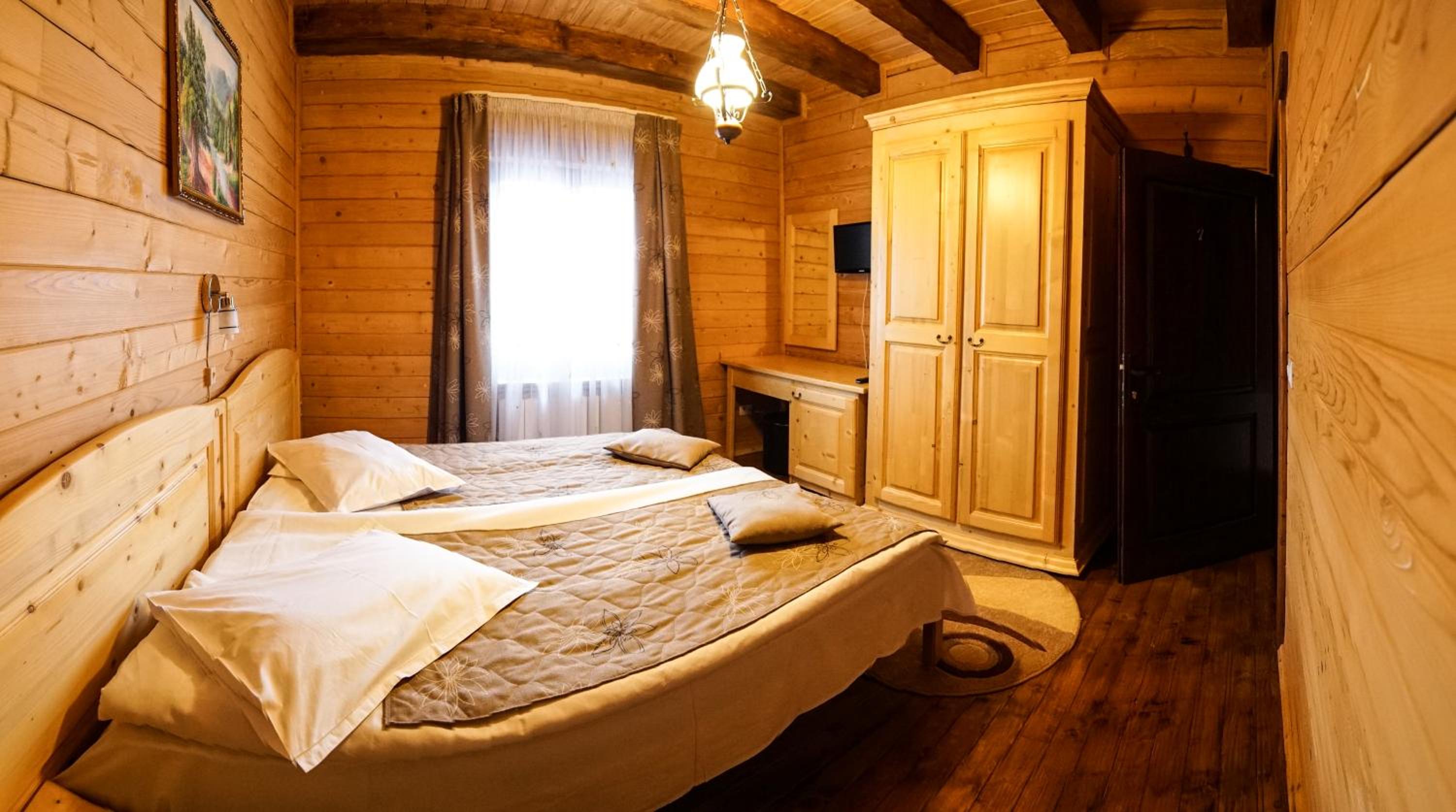 Double Room with Private External Bathroom - Photo 1