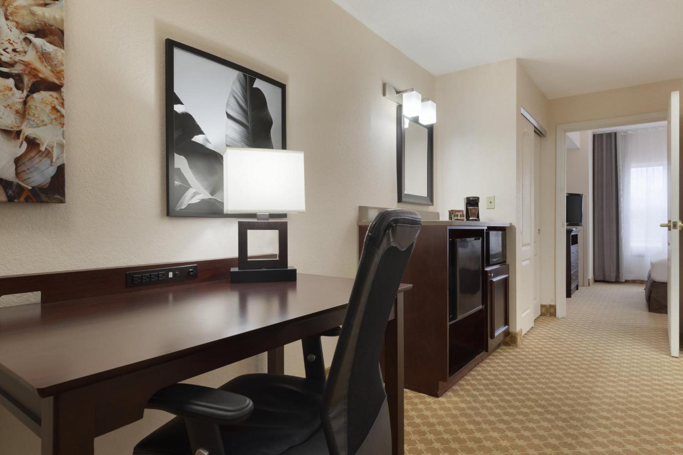 Studio King Suite With Sofa Bed - Non-Smoking - Photo 1