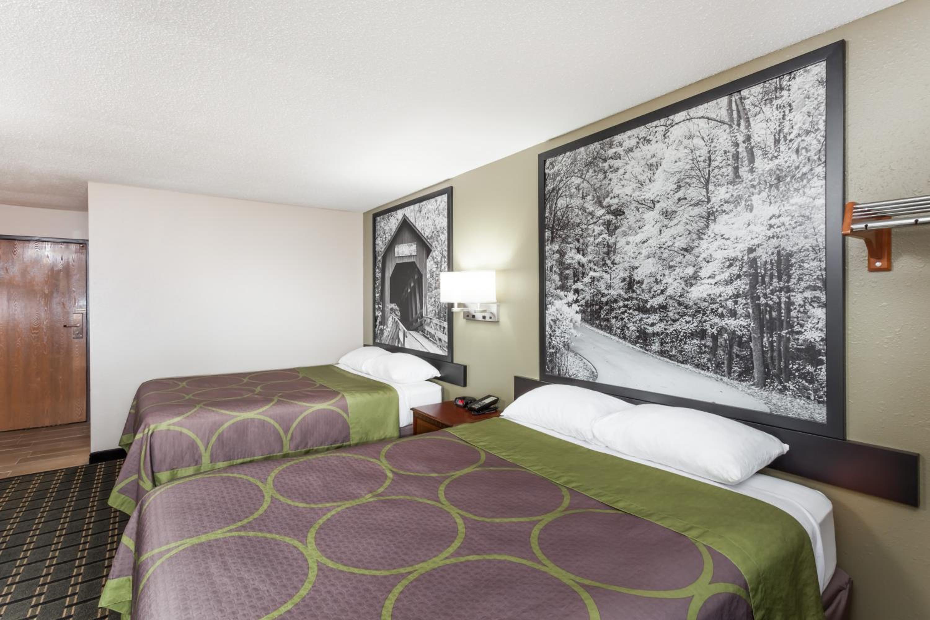 Deluxe Queen Room with Two Queen Beds - Non-Smoking - Photo 1