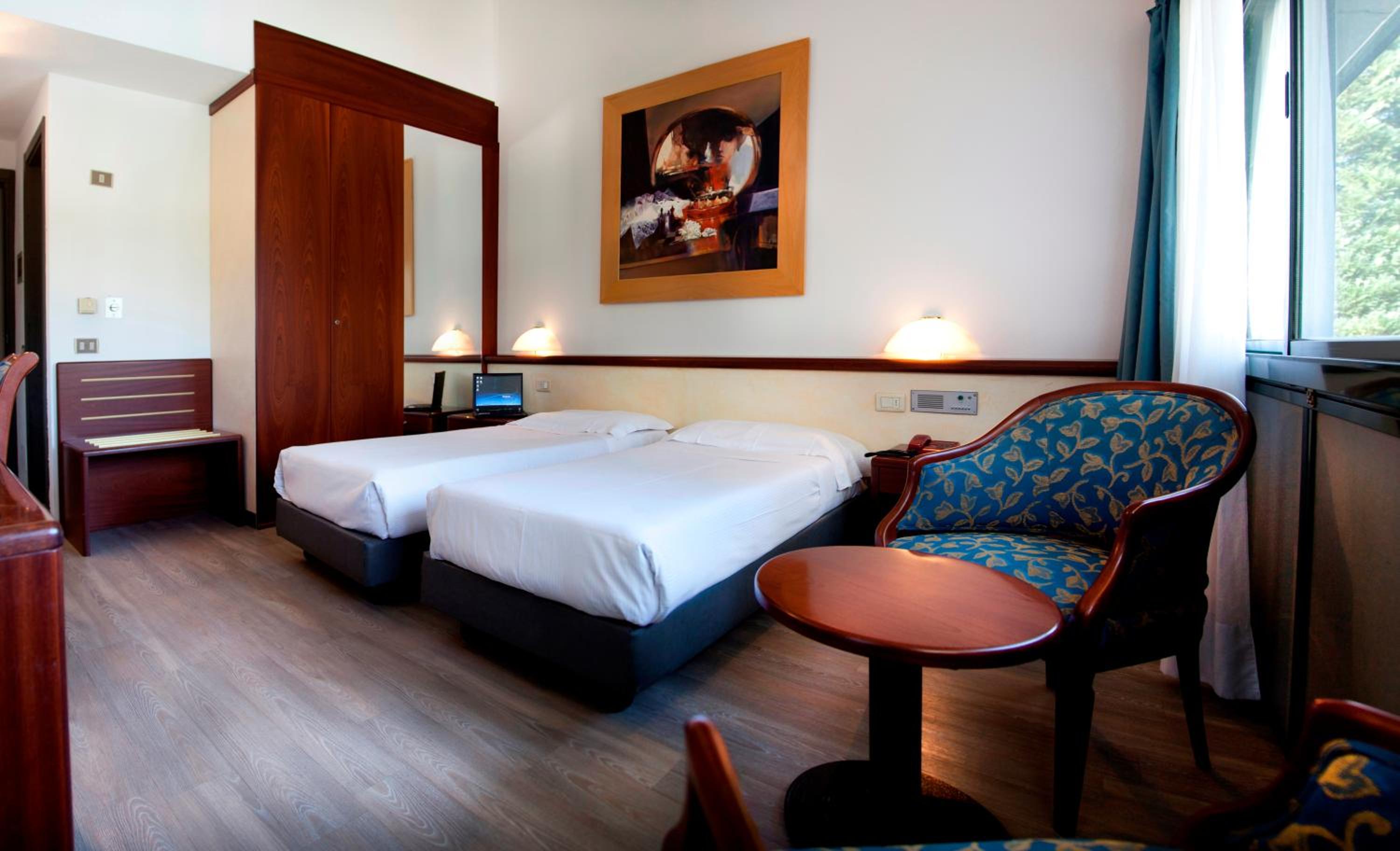 Classic Double Room - Photo 15