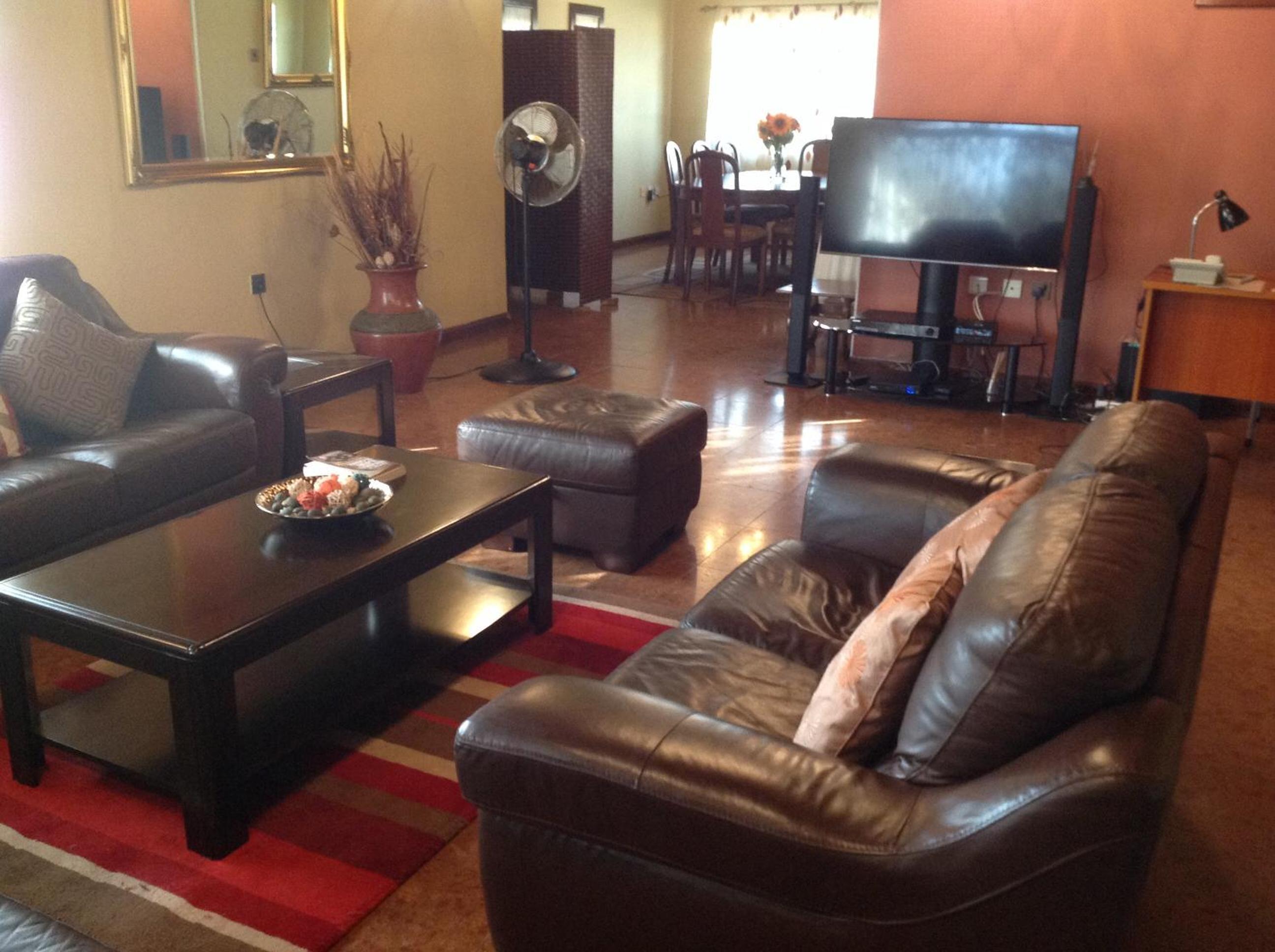 Family Room photo 3