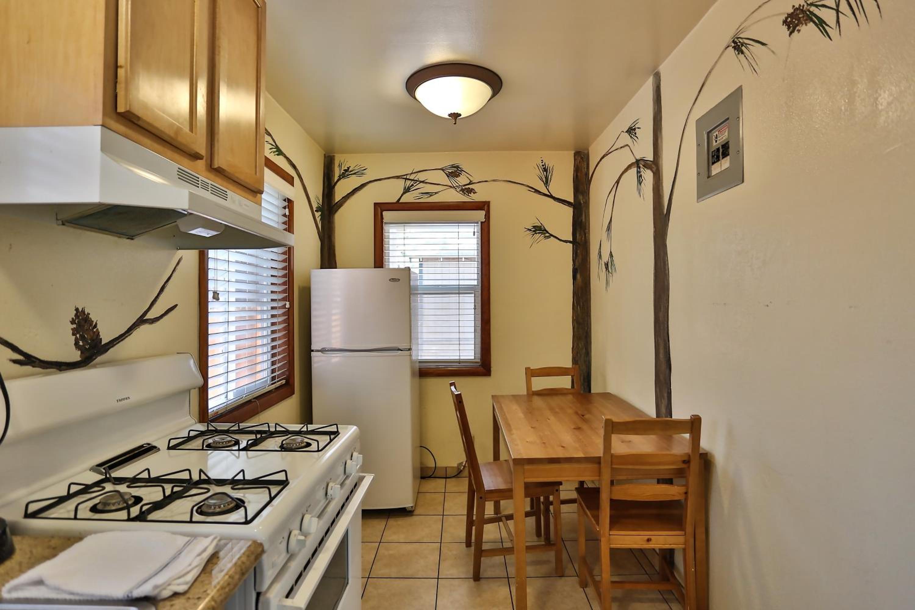 Two-Bedroom House - Photo 11
