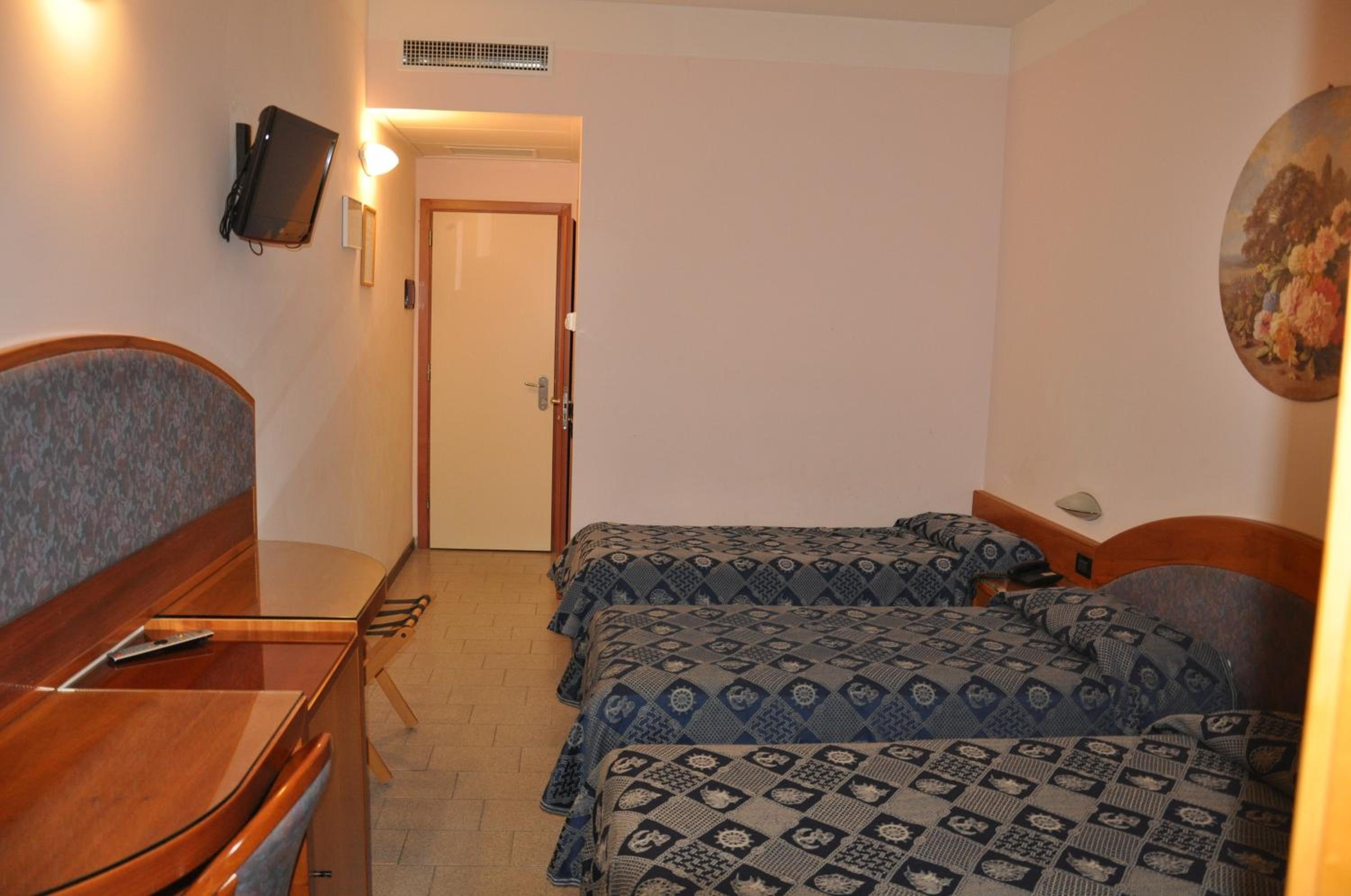Triple Room photo 2