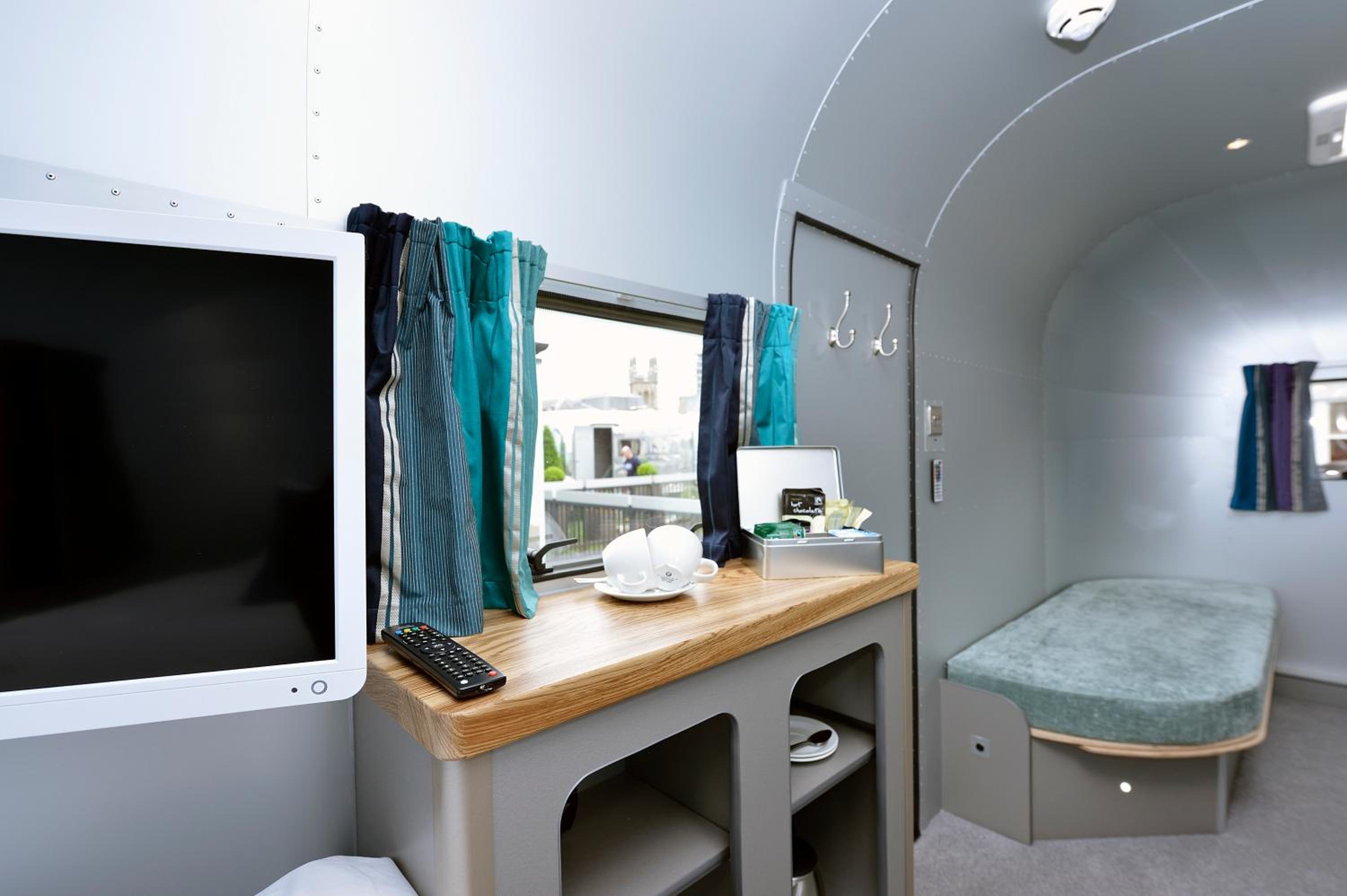Superior Caravan ( 2 Adults + 2 Children) - Photo 9