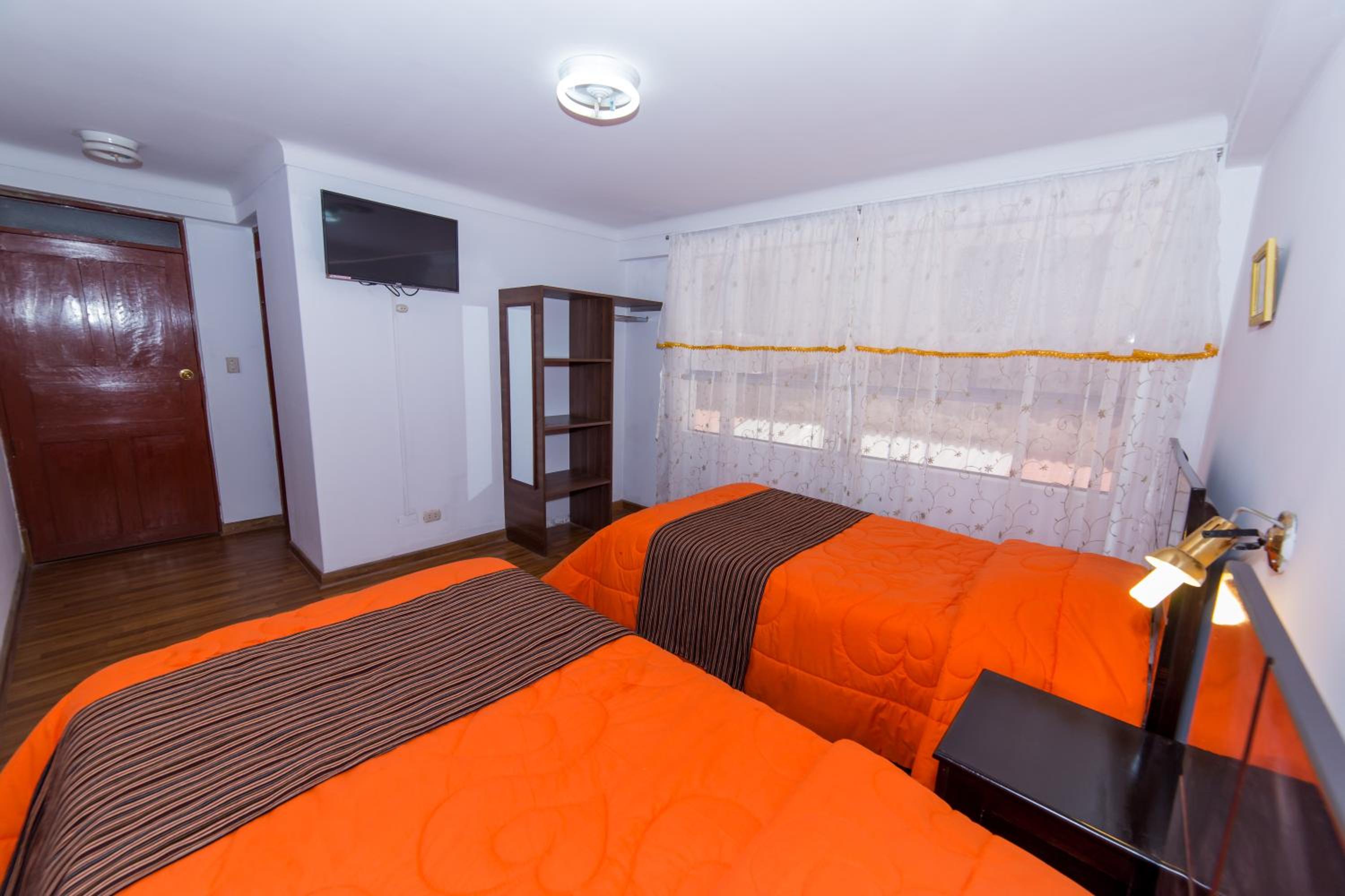 Twin Room with Bathroom - Photo 13