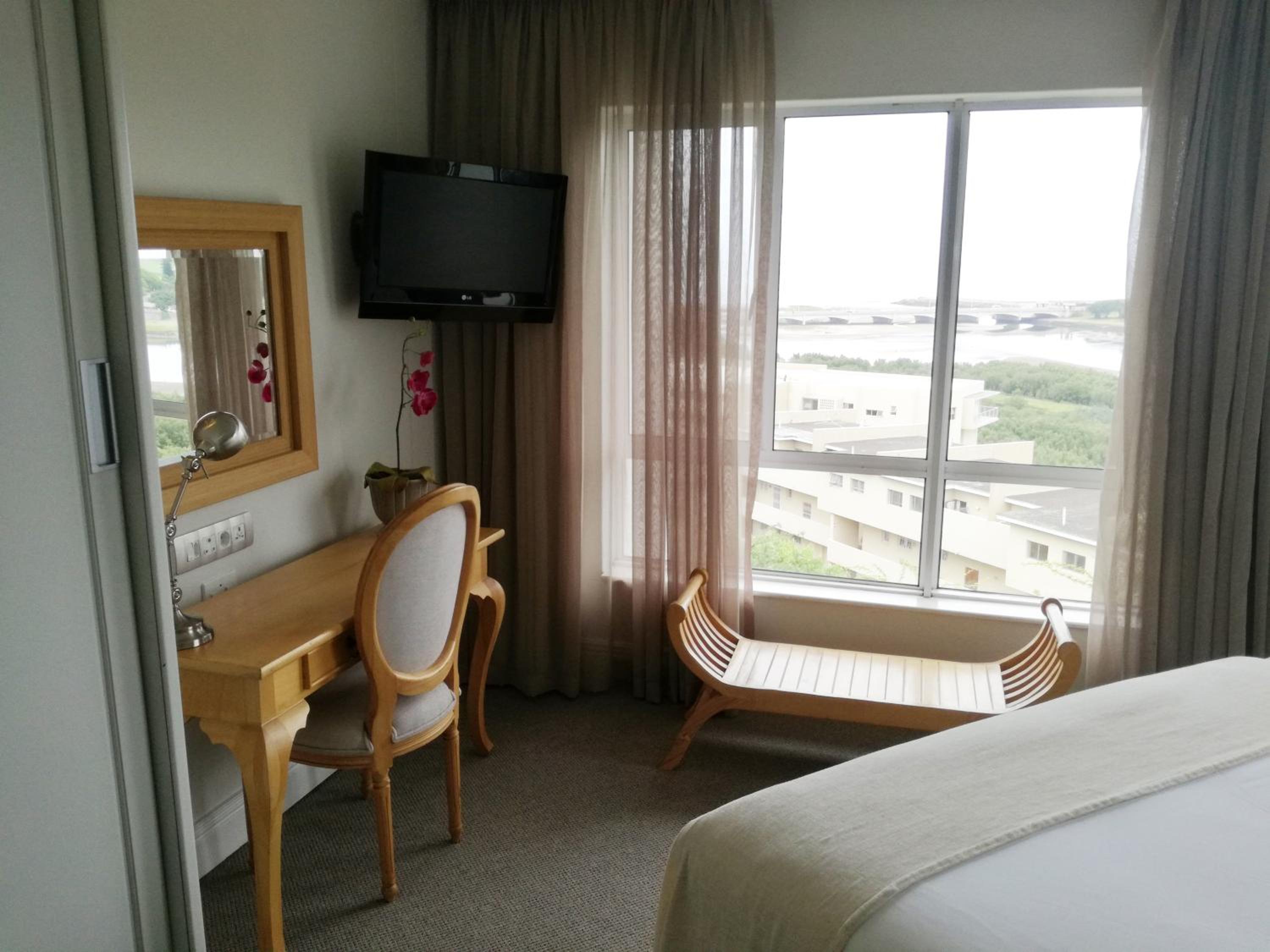 Suite with River View - Photo 7