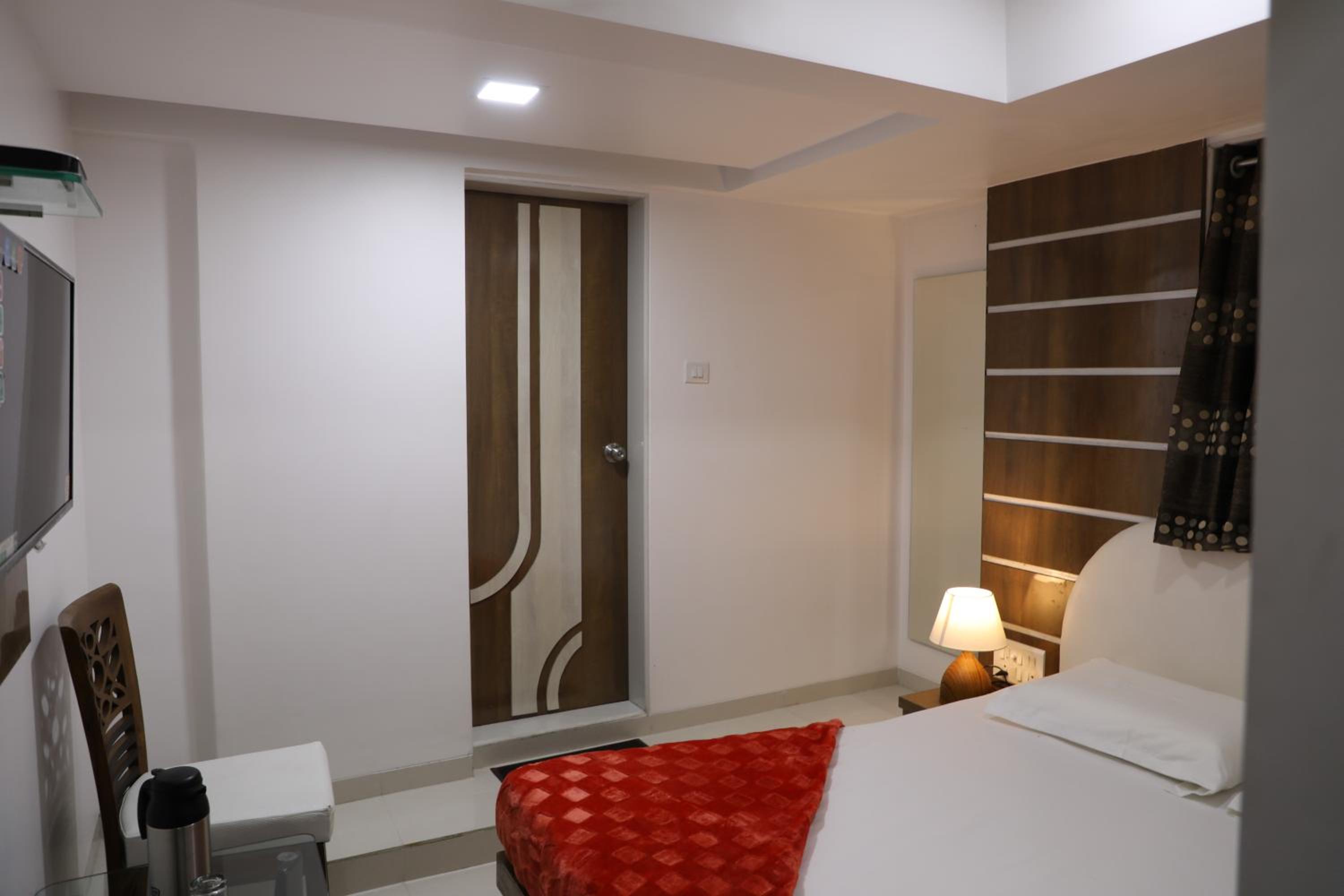 Premium Double Room Non AC photo 3