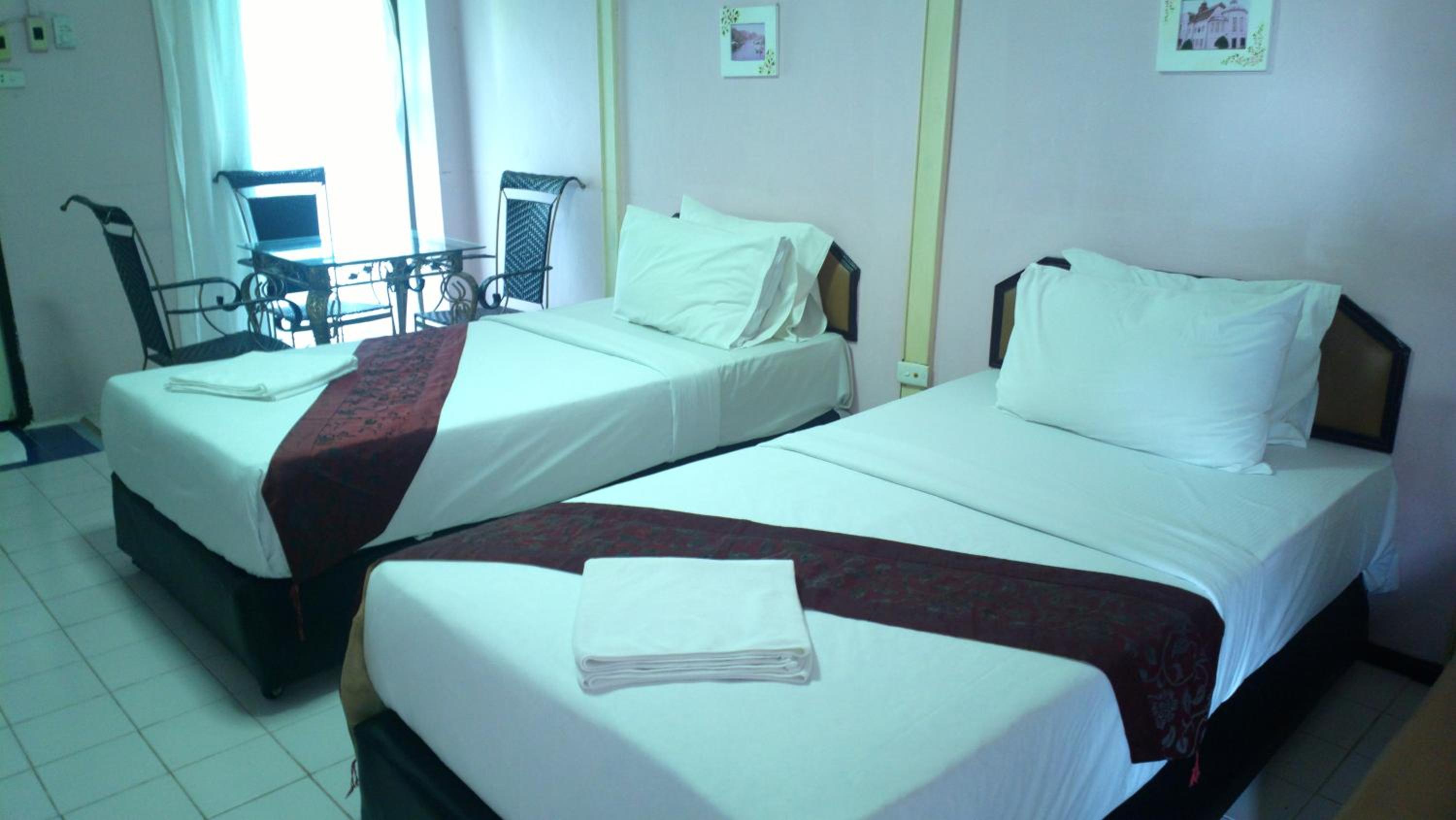 Standard Twin Room with Balcony