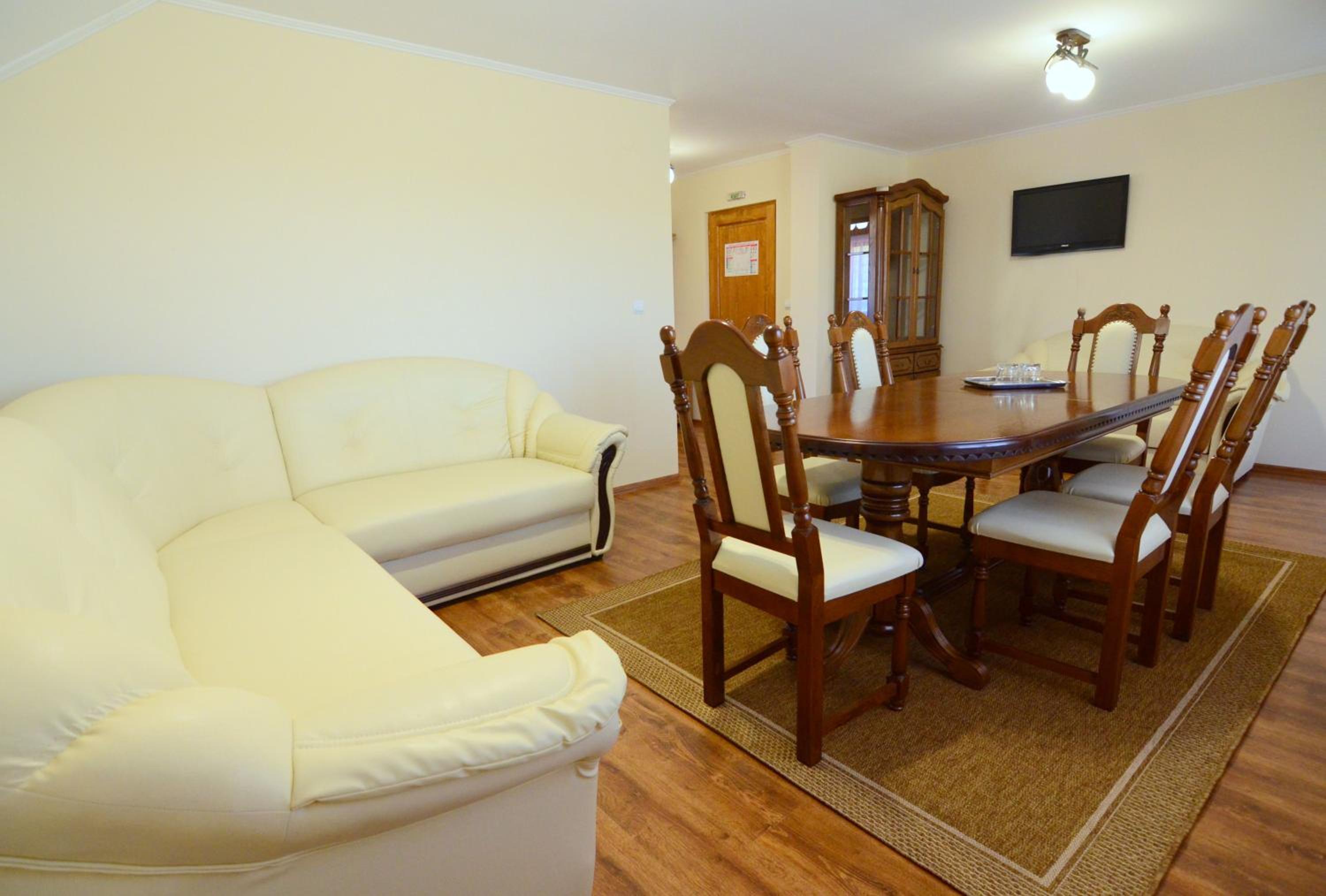 One-Bedroom Suite photo 2
