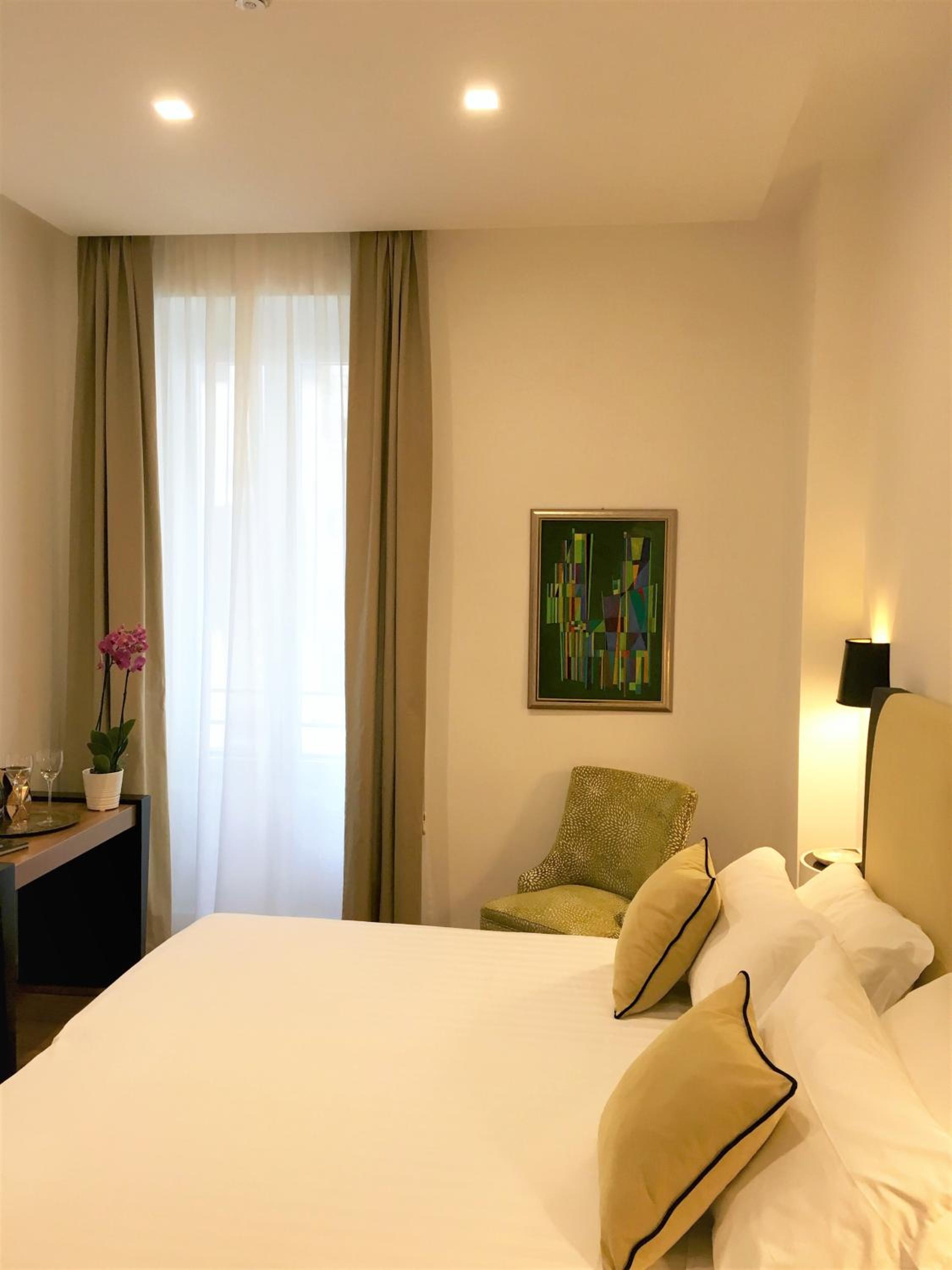 Deluxe Double or Twin Room photo 1