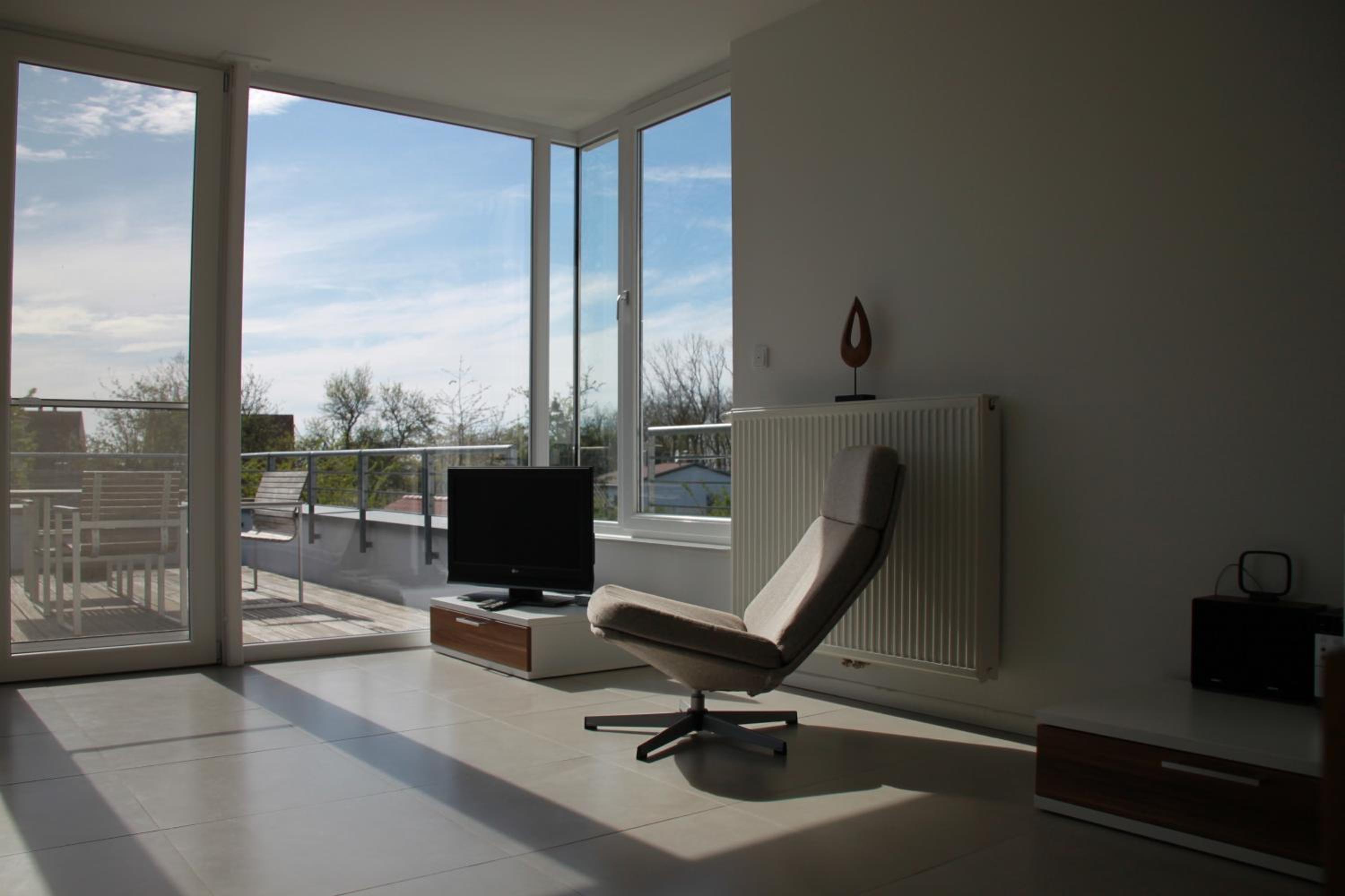 Two-Bedroom Apartment with Balcony and Terrace photo 3