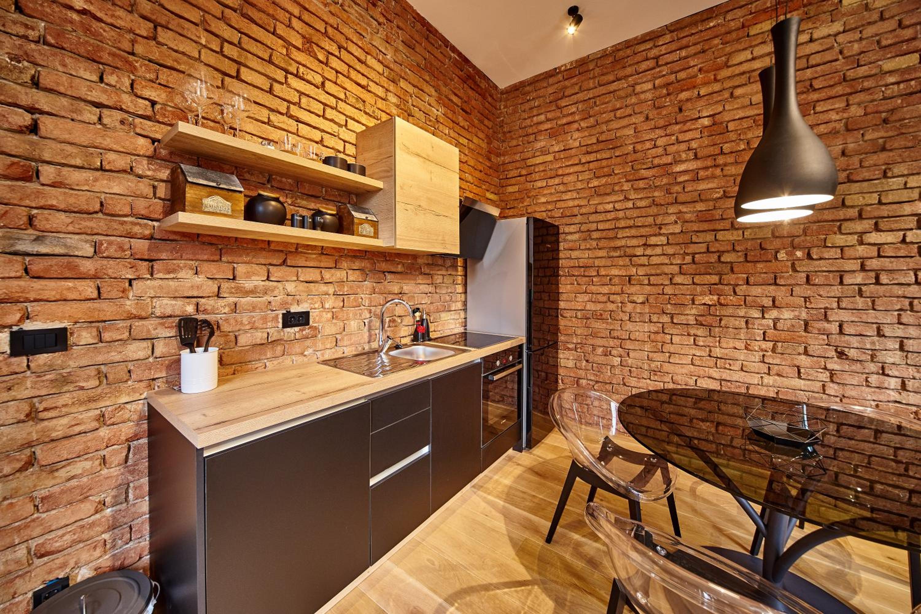 Apartment with Terrace - Photo 15