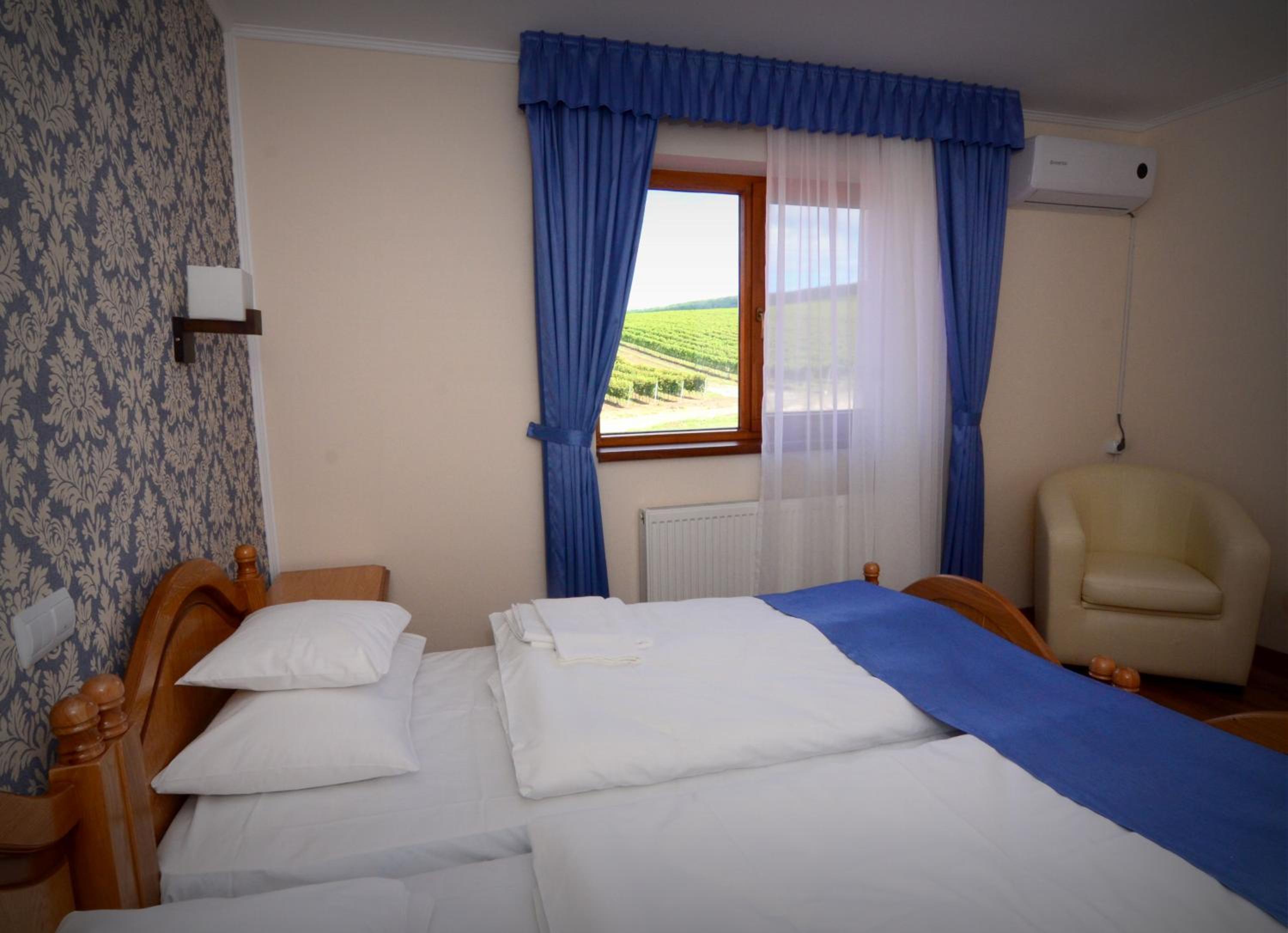 Double or Twin Room photo 2