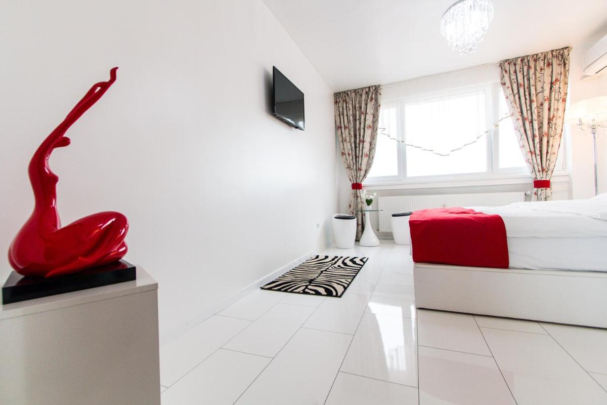 Studio Apartment photo 1