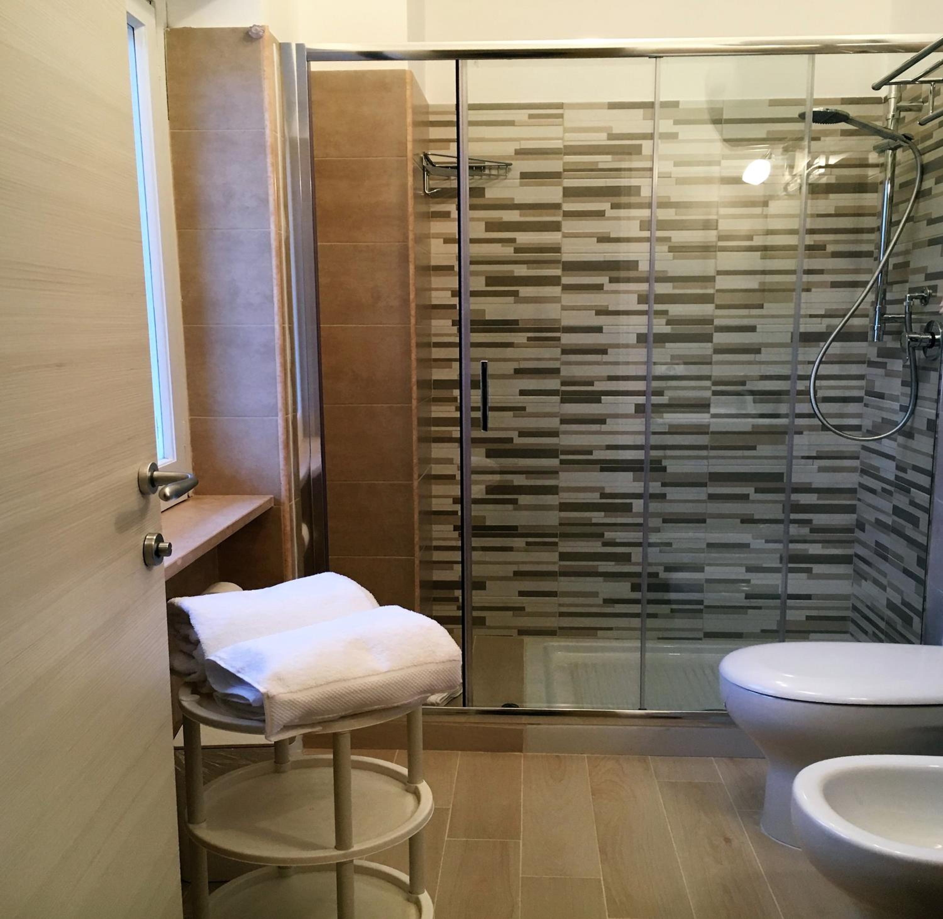 Deluxe Double Room - Photo 20