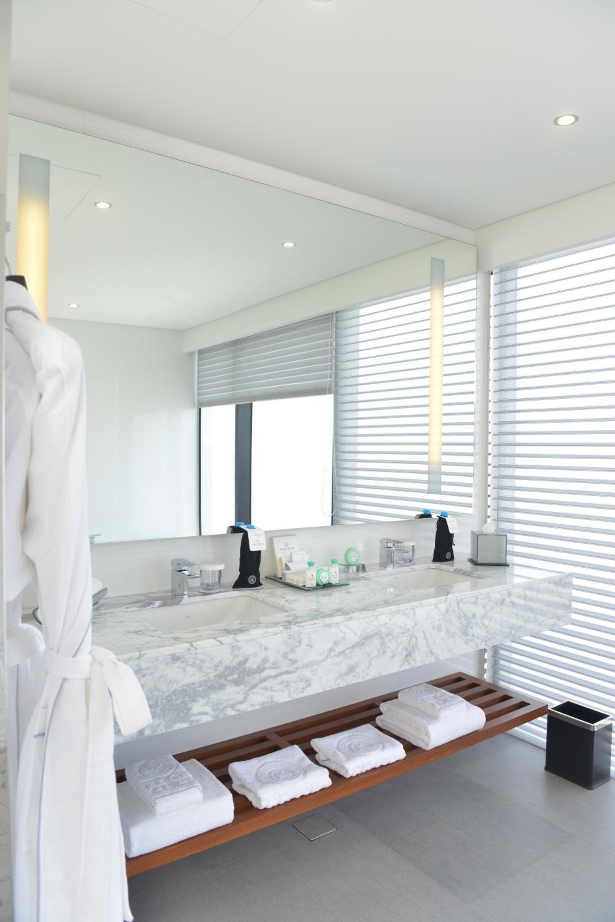 Deluxe King Room photo 2