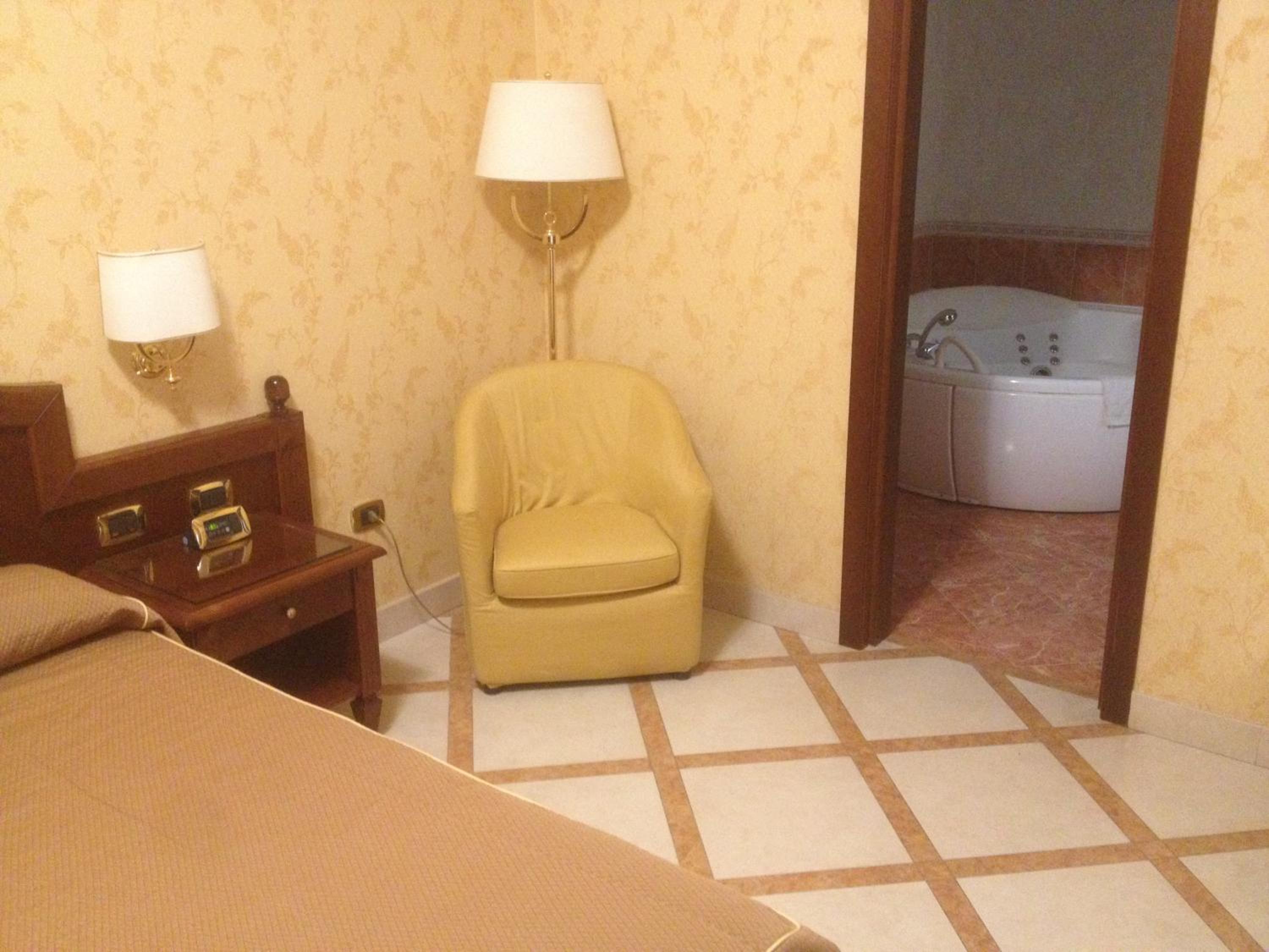 Suite with Spa Bath