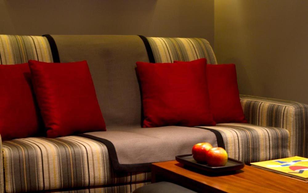 Classic Family Room - Photo 2