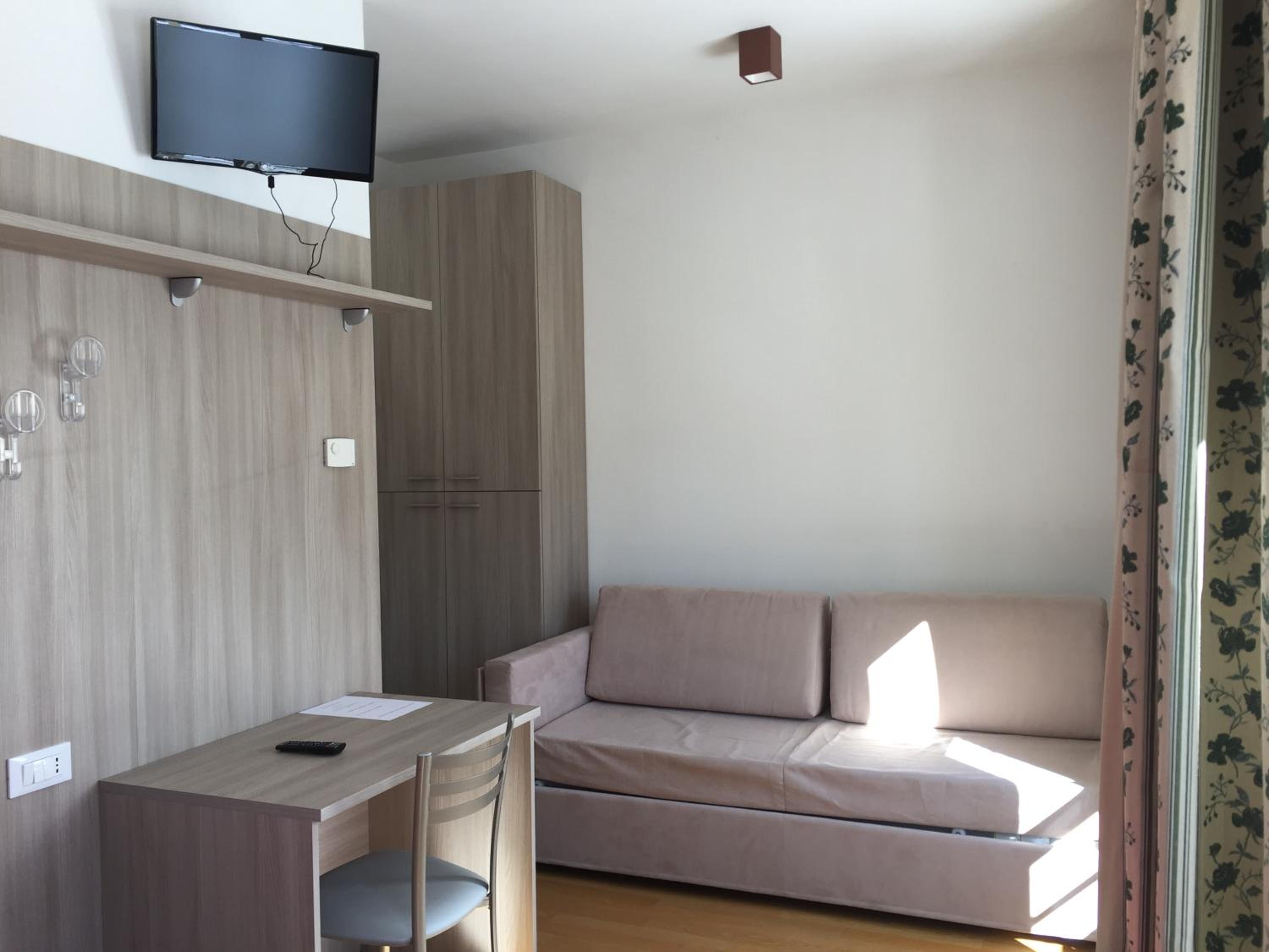 Quadruple Room with Mountain View photo 2