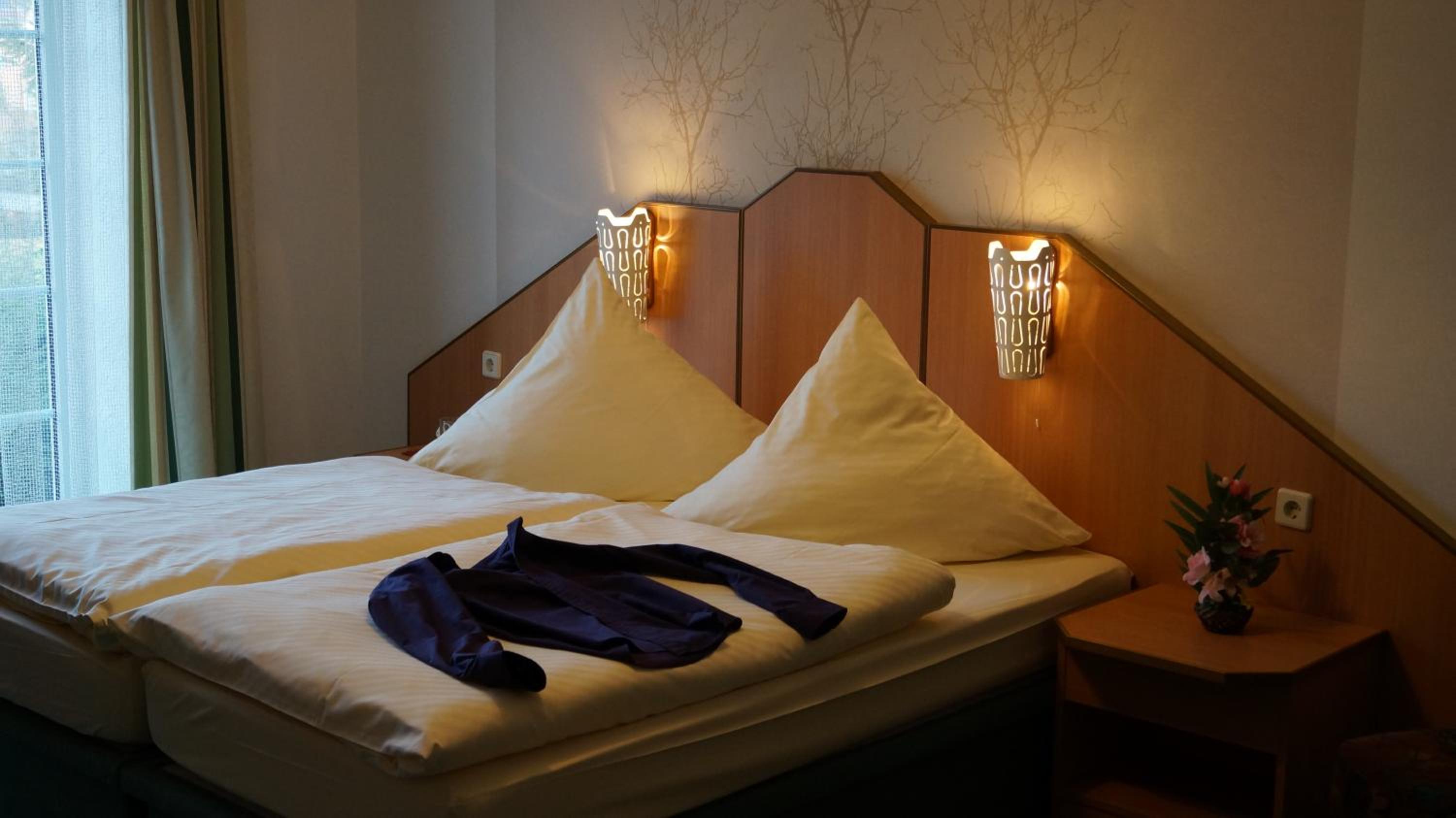 Double Room with Private Bathroom - Photo 3