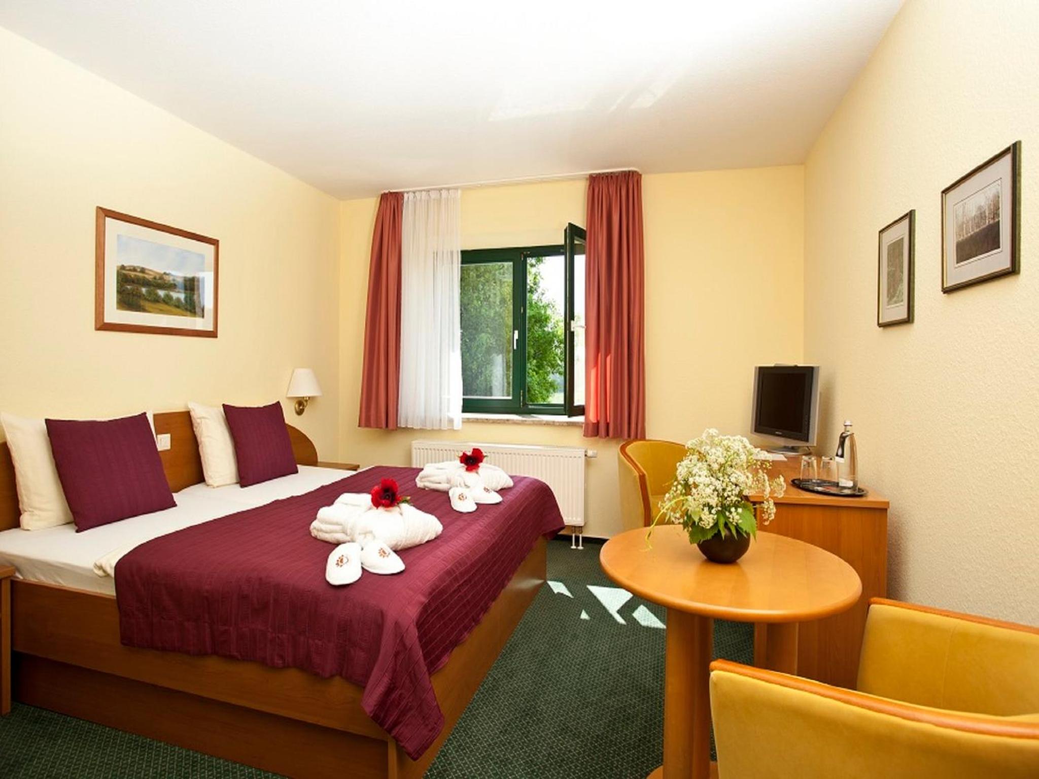Double Room (1 Adult) - Photo 2