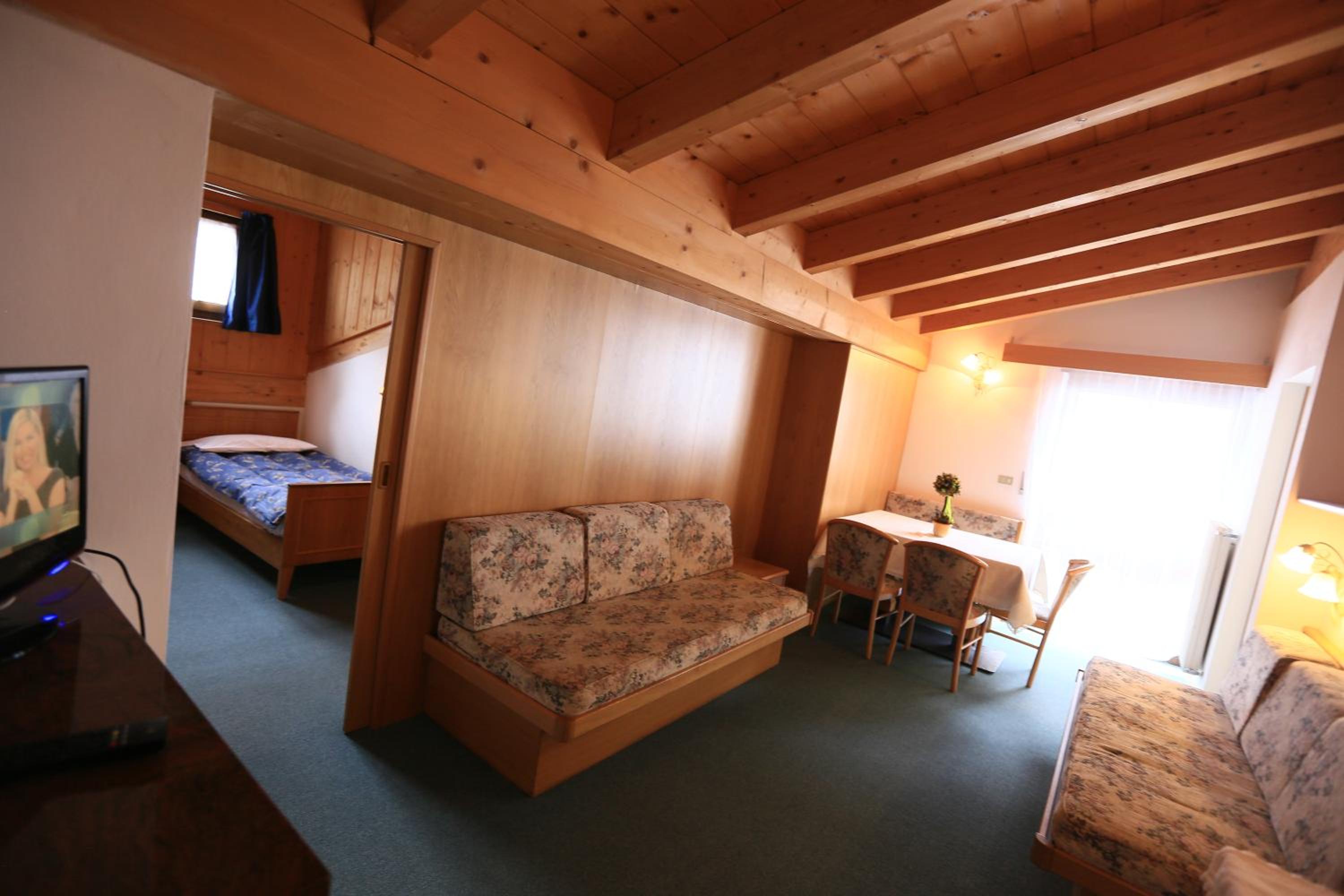 Penthouse Apartment photo 2