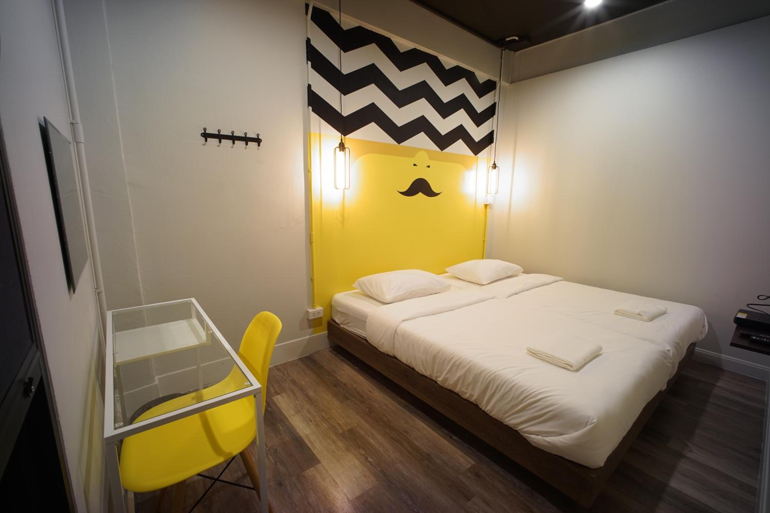 Double or Twin Room with Shared Bathroom photo 1