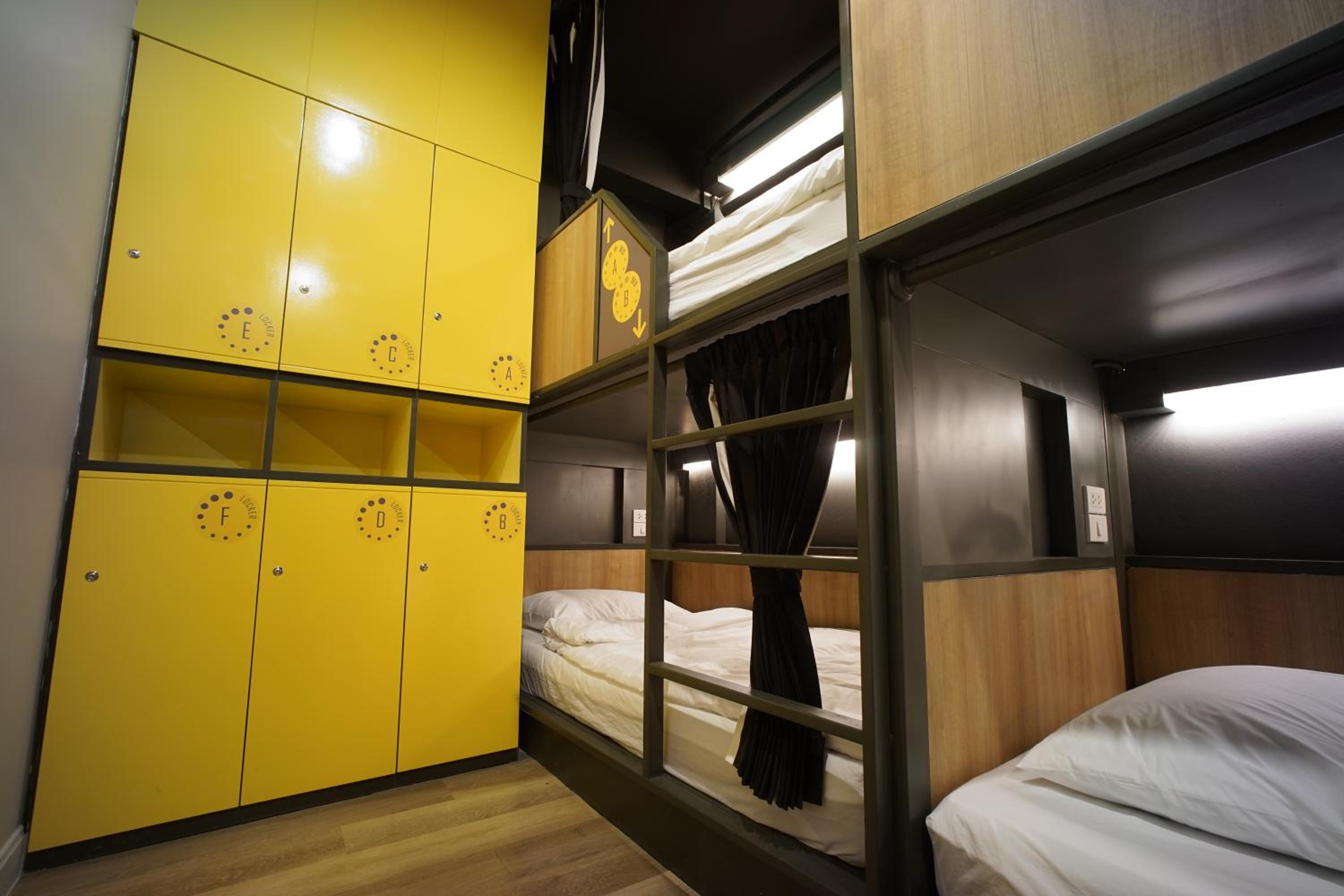 Bed in 6-Bed Mixed Dormitory Room photo 1