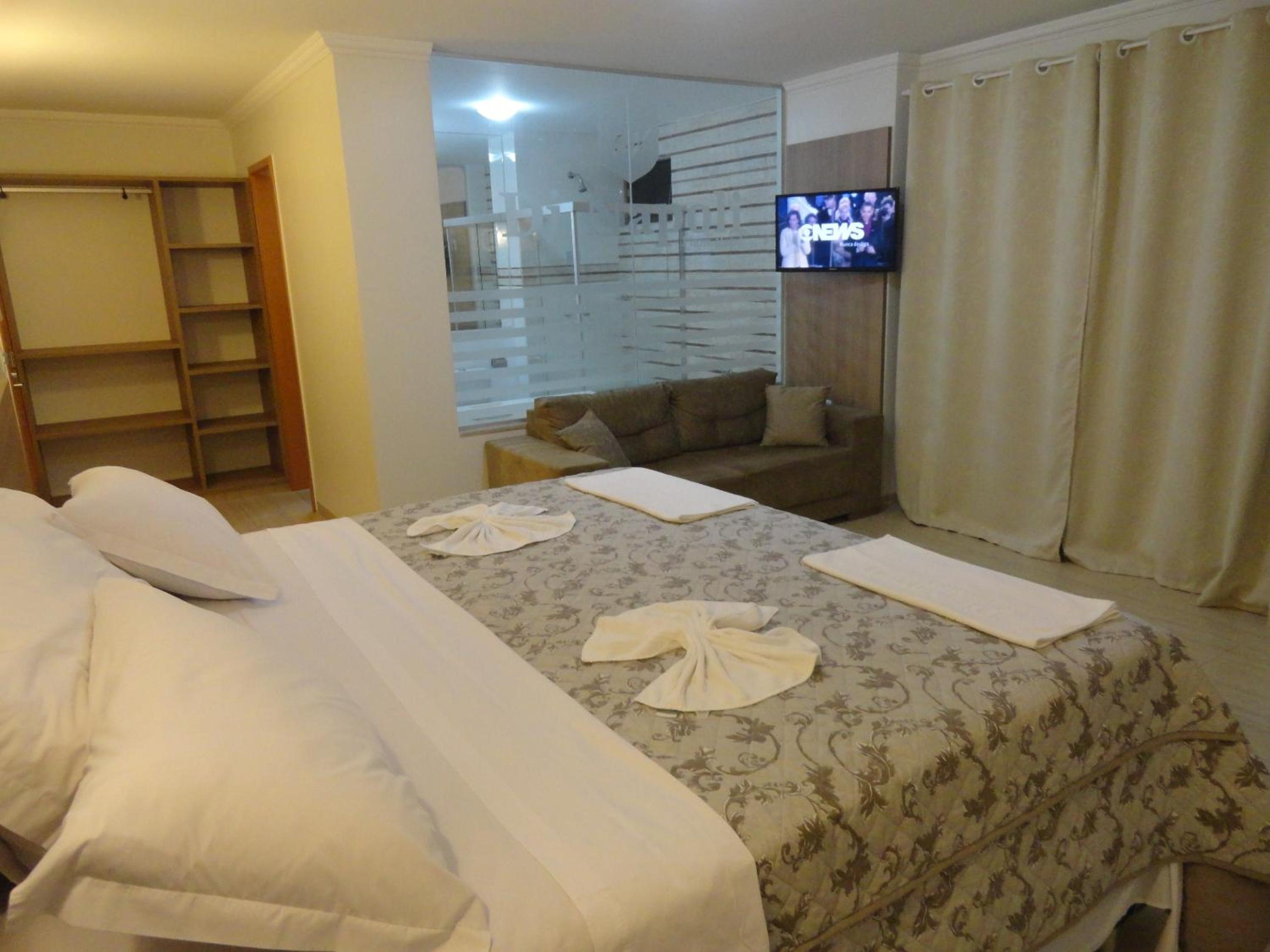 Deluxe Suite with Spa Bath photo 3