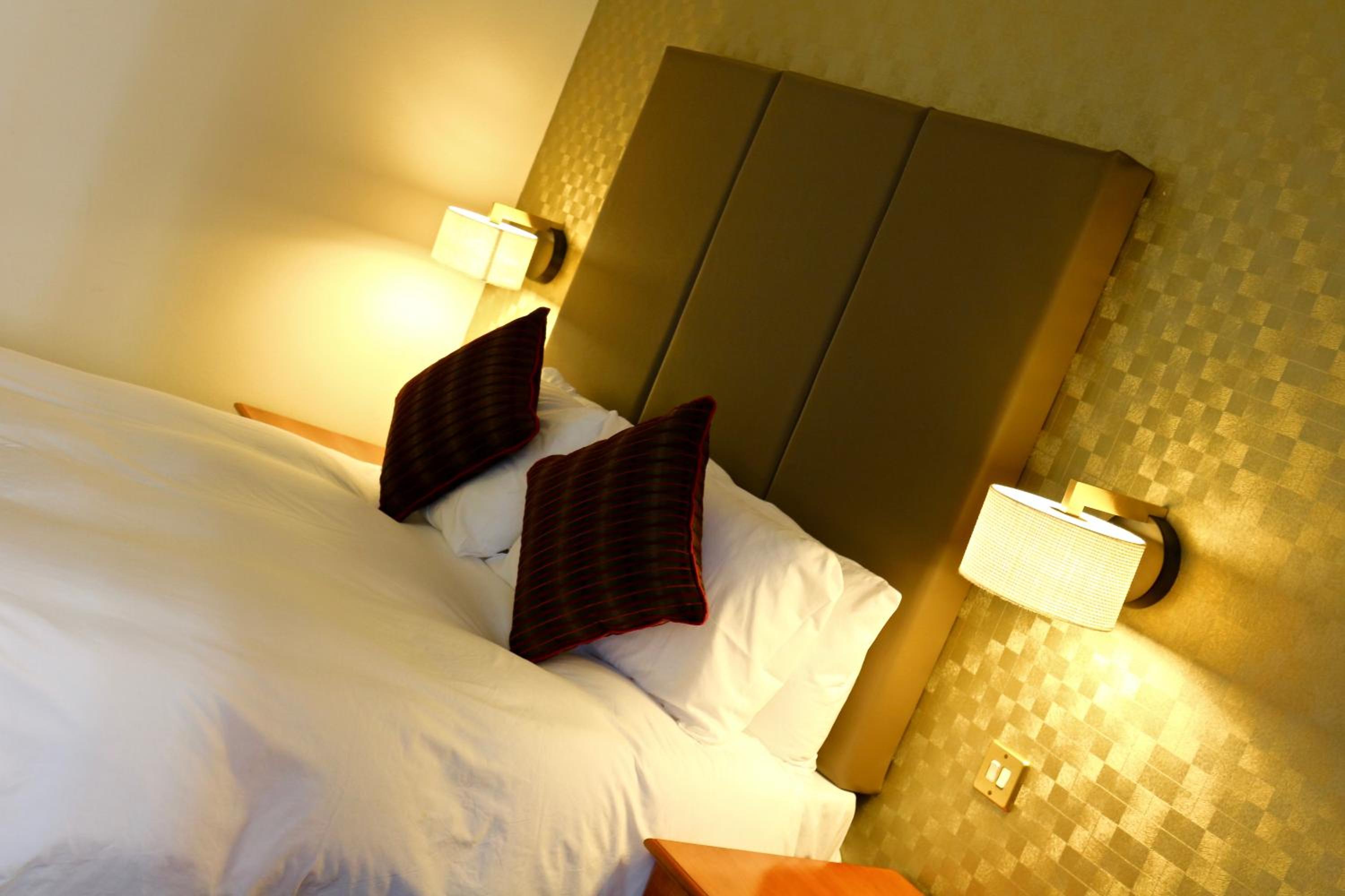 Standard Double Room (Inc FREE PARKING, POOL & GYM) - Photo 2