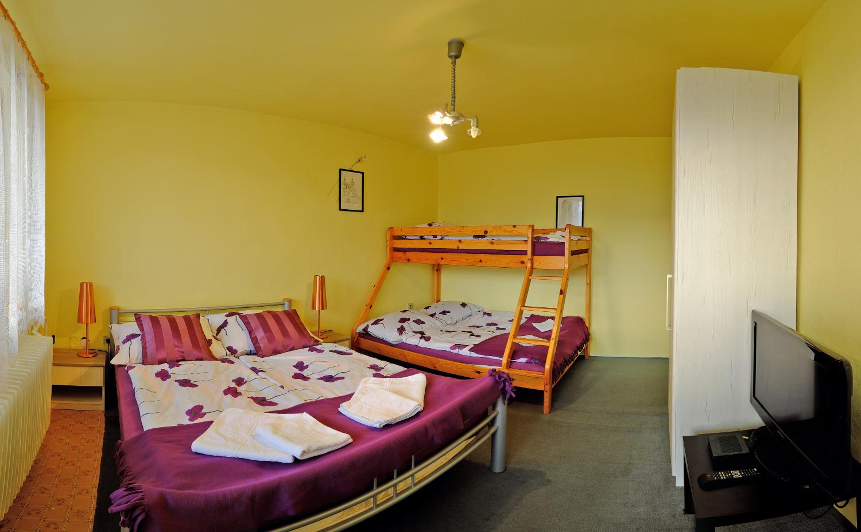 Double Room with Balcony (2 Adults + 1 Child) photo 1