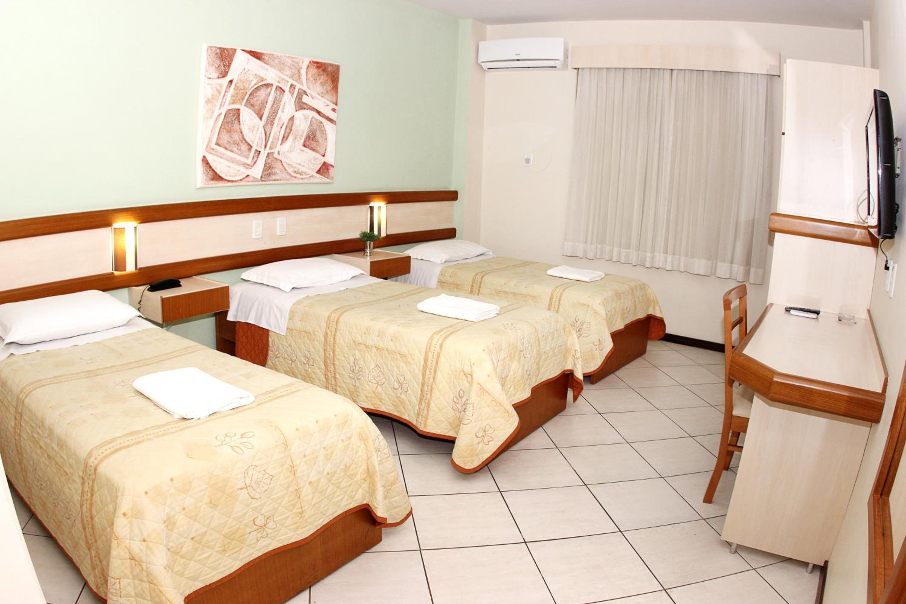 Deluxe Triple Room - Photo 1
