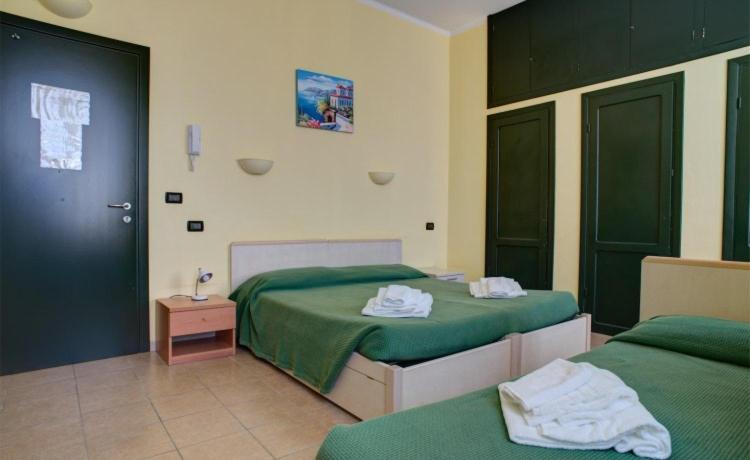 Deluxe Double Room (2 Adults + 1 Child) photo 2